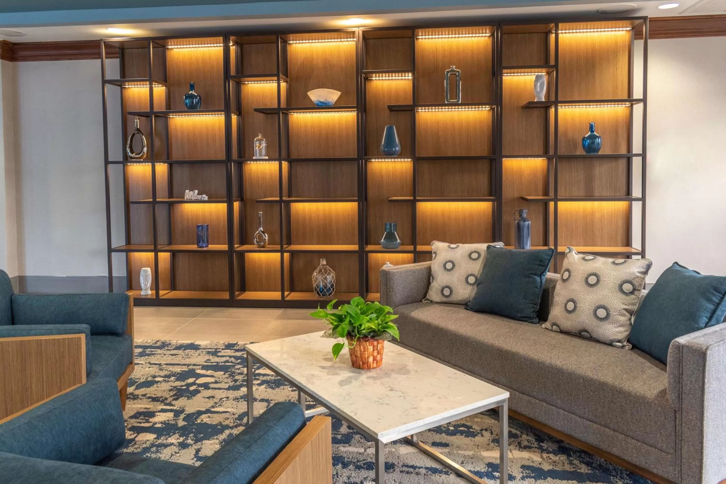 Lobby or reception in DoubleTree by Hilton New Bern - Riverfront