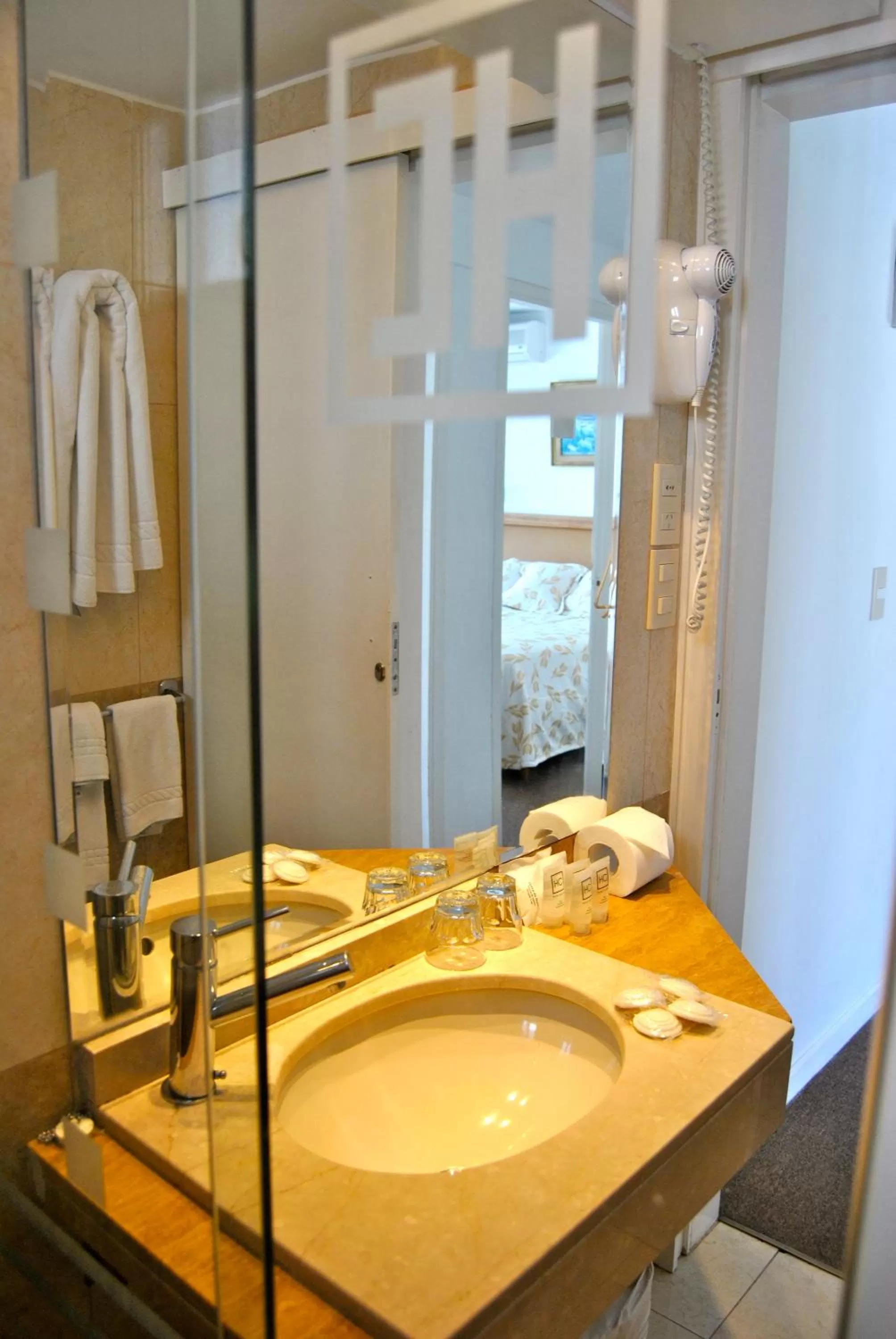 Bathroom in Hotel Castilla