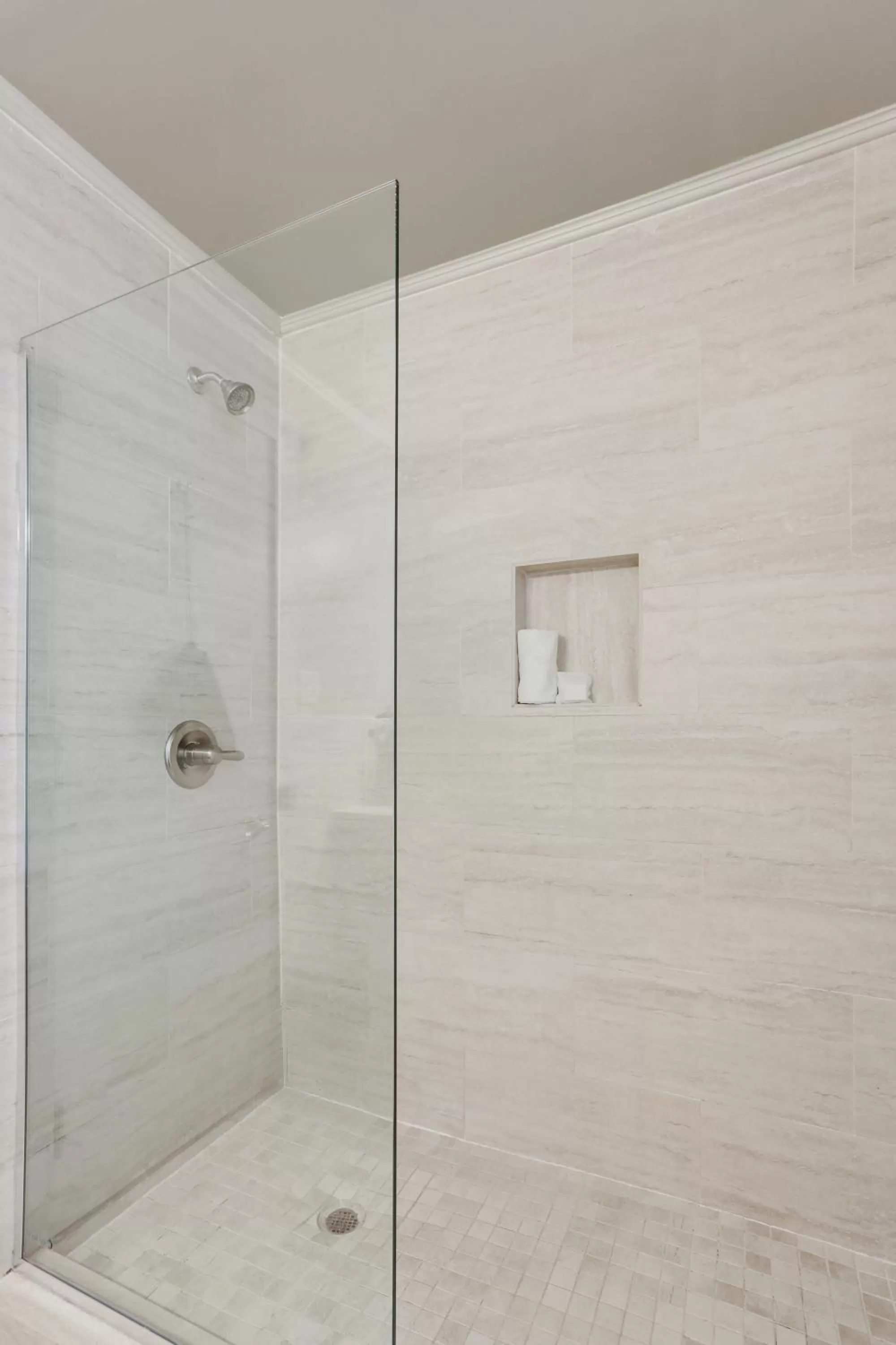 Junior King Bed Suite with Day Bed in La Galerie French Quarter Hotel