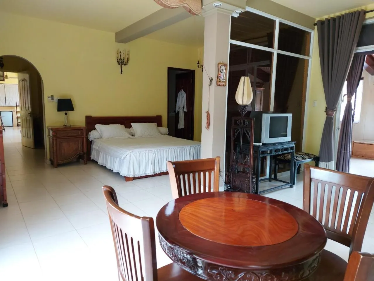 Bed in An Hoa Residence