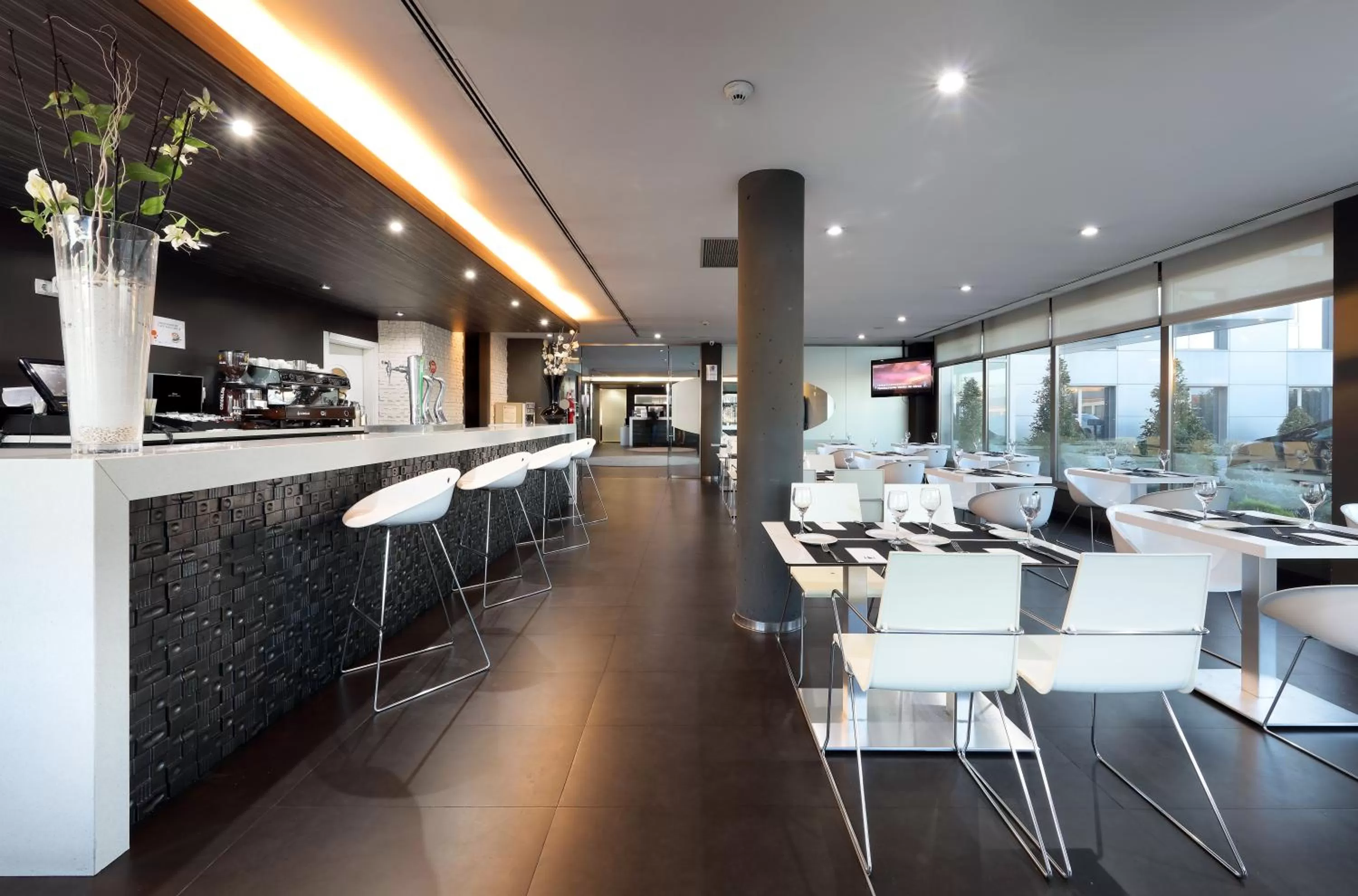 Restaurant/places to eat in Eurostars Arenas de Pinto