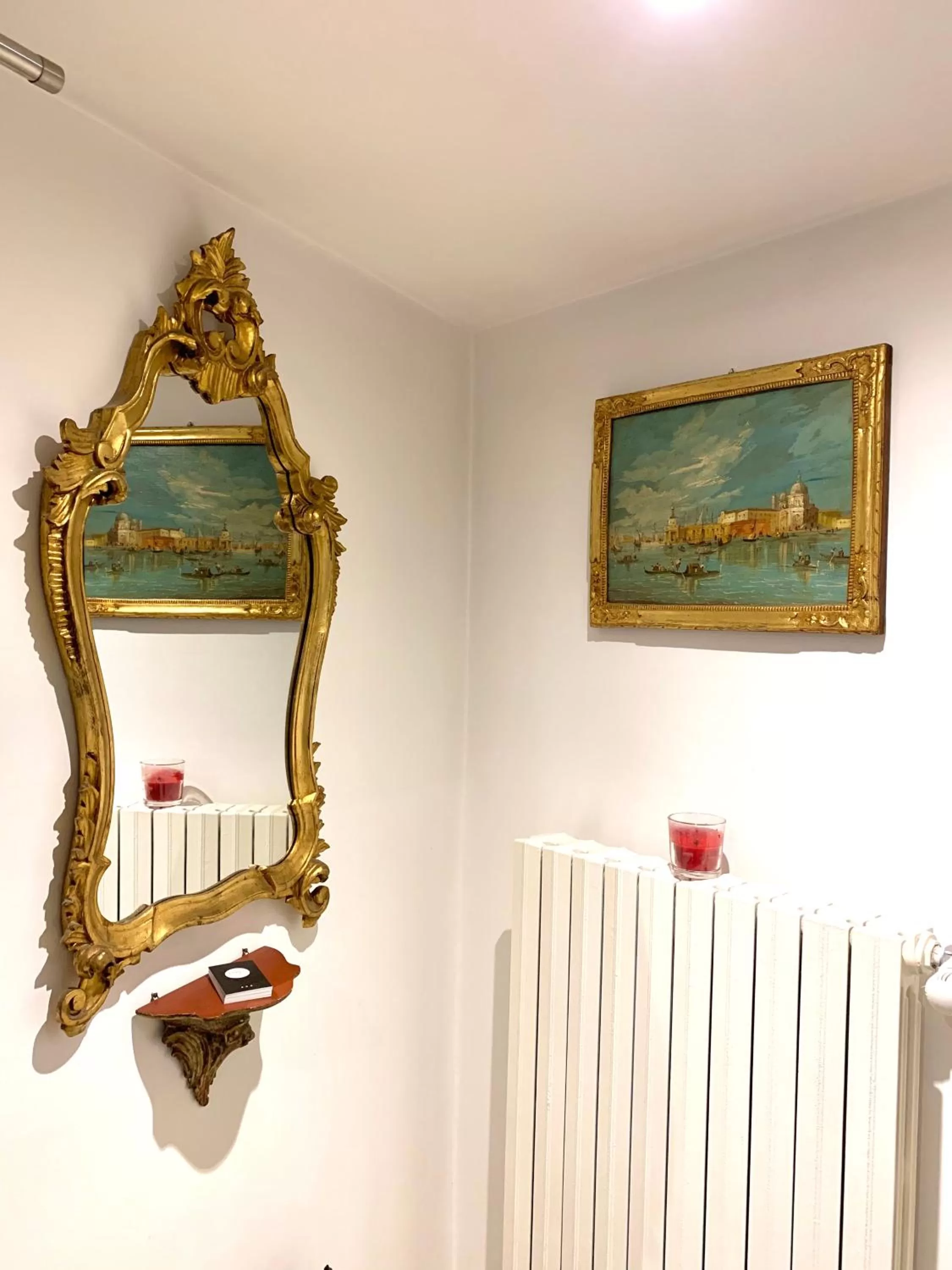 Decorative detail in B&B Fortuny