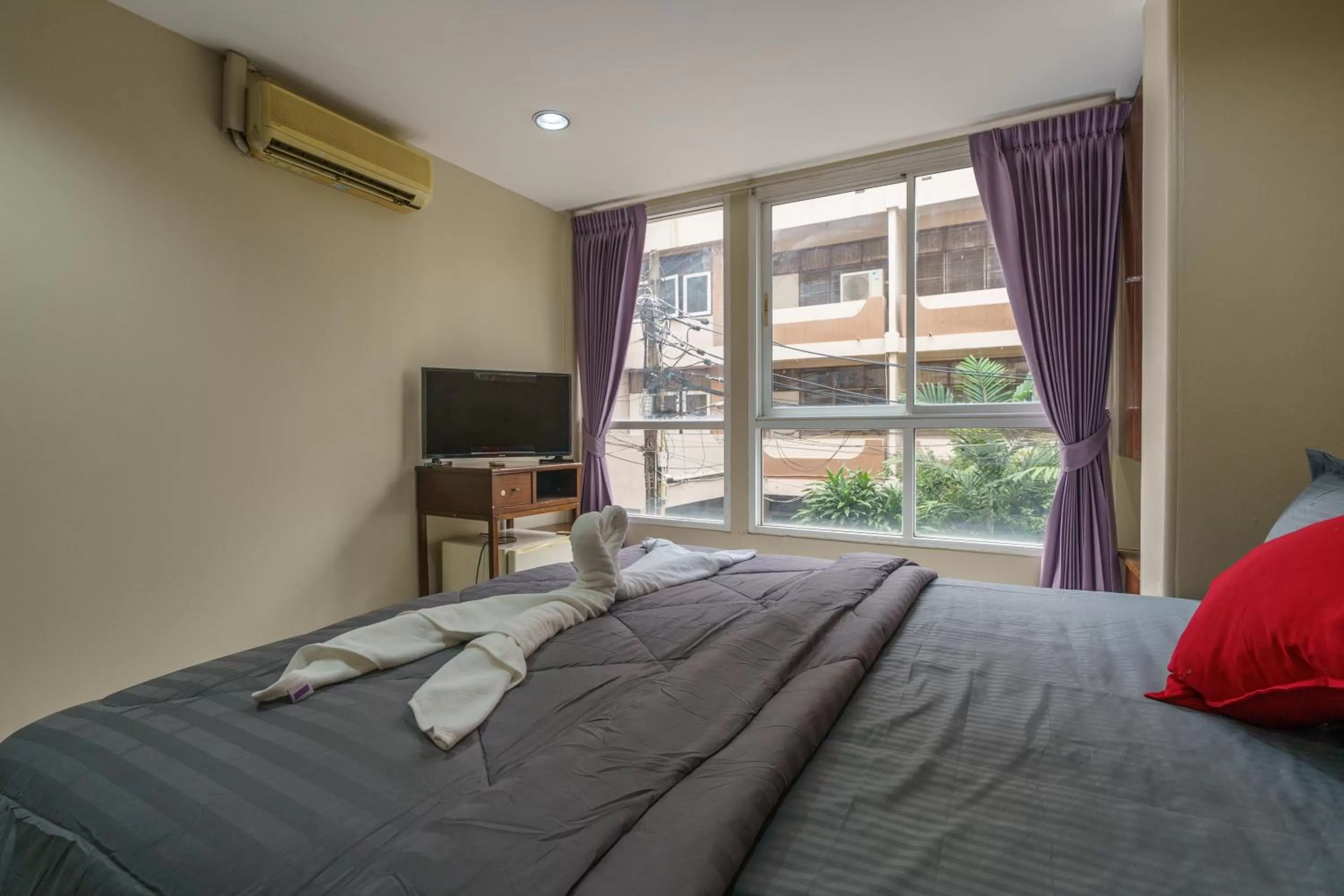 Bed in CheQinn Bed Sukhumvit 4 Nana Plaza