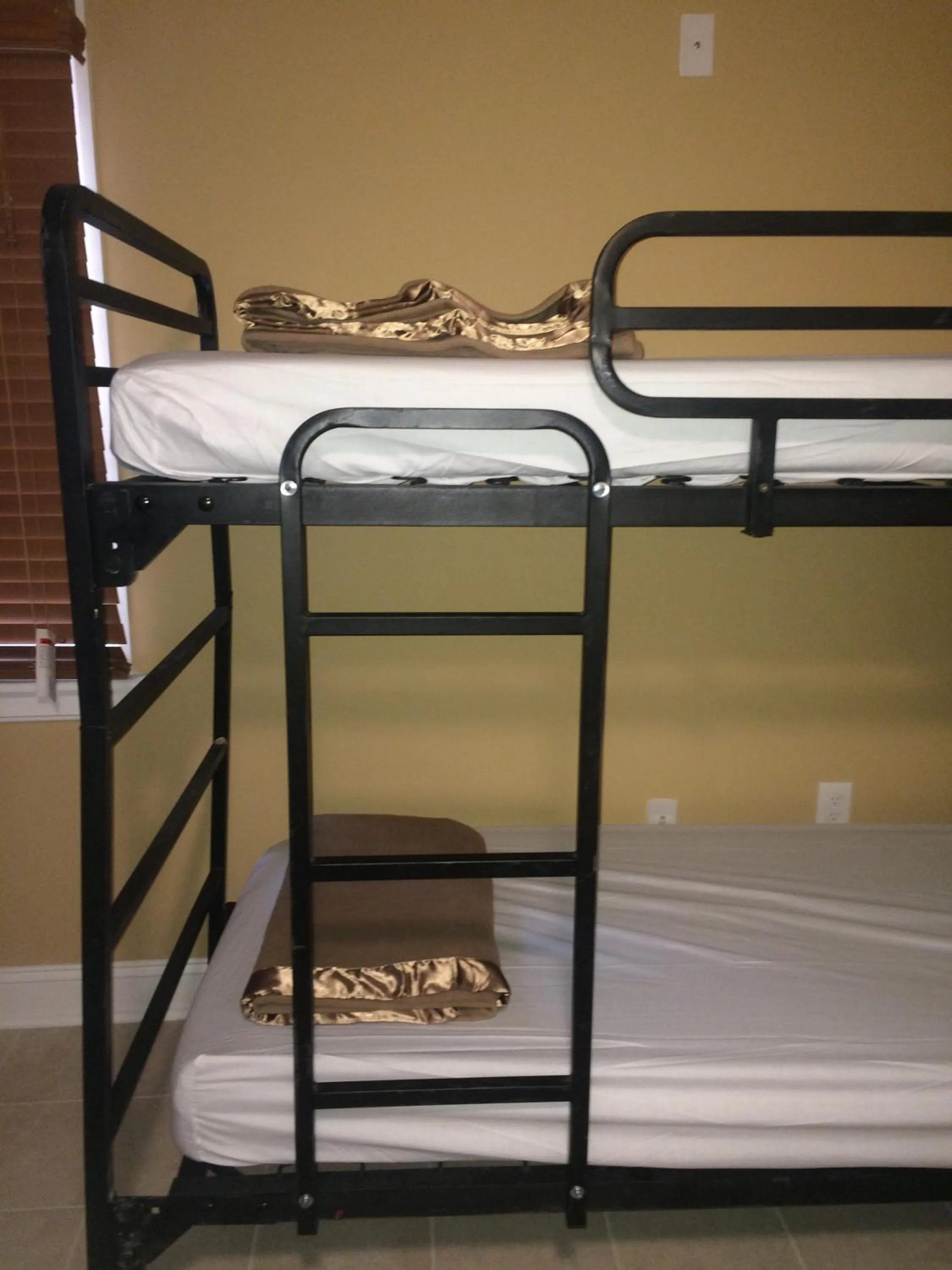 Other, Bed in DC International Hostel 2