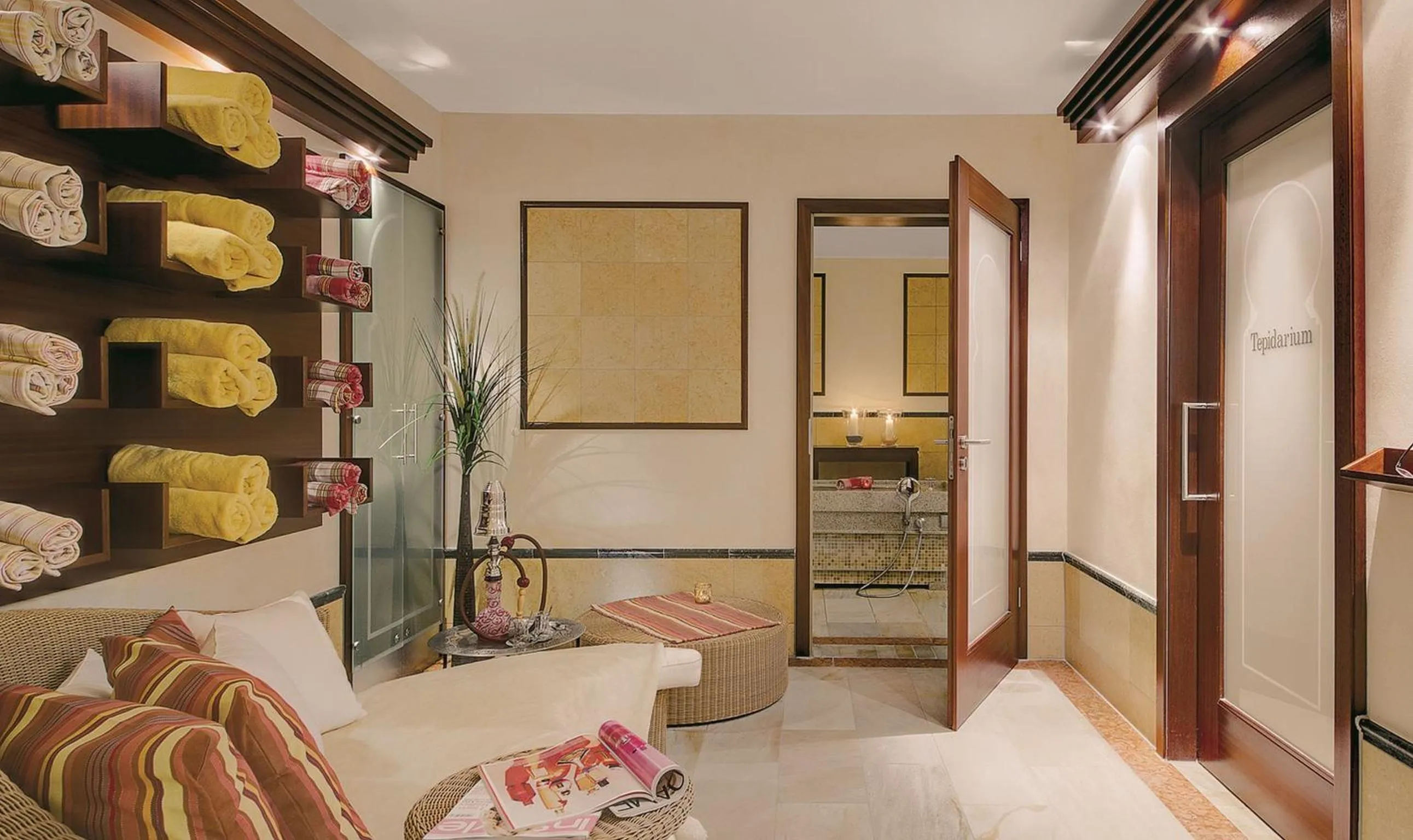 Steam room, Bed in Hotel Sonnengut Wellness - Therme - Spa