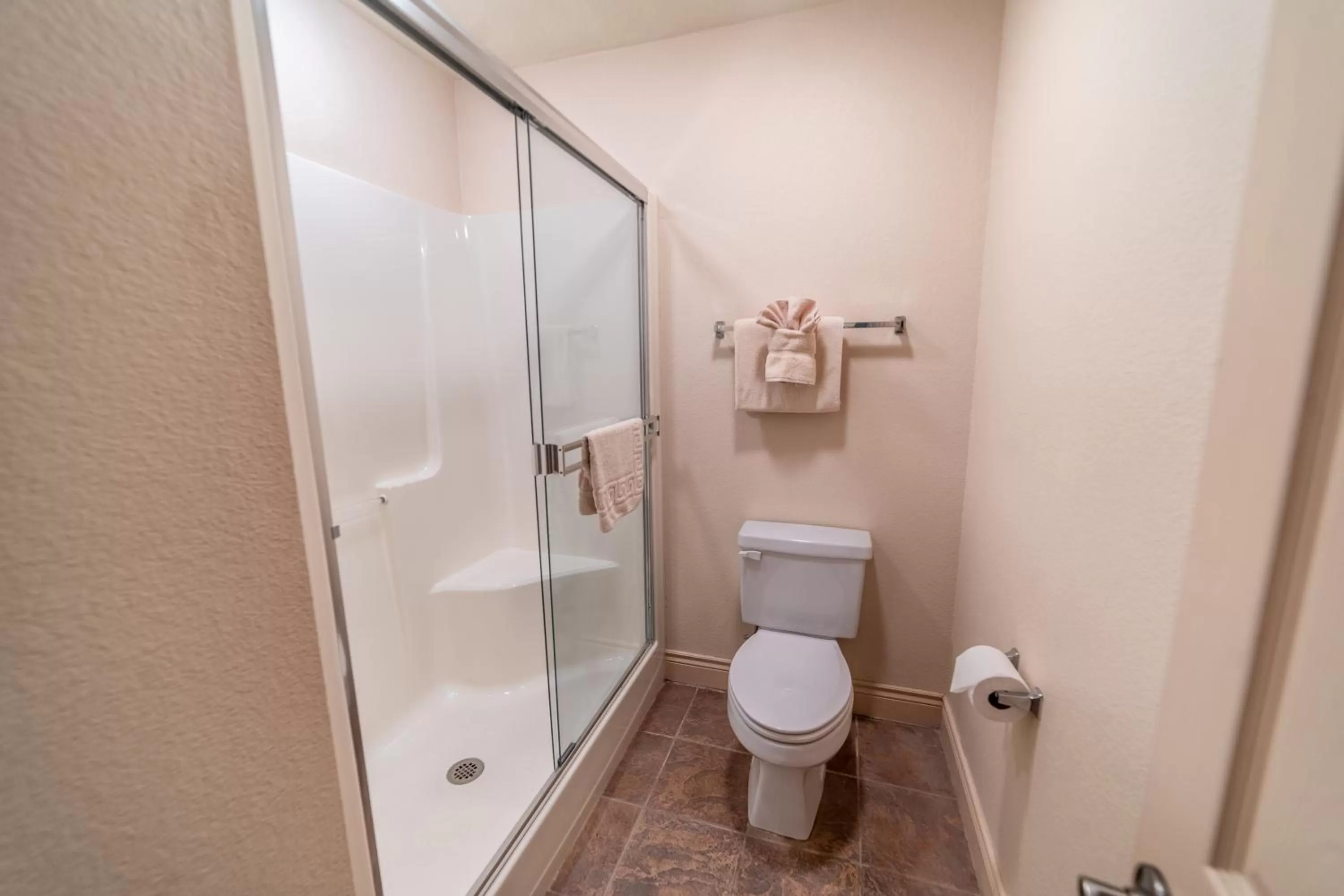 Shower in Thousand Hills Golf Resort