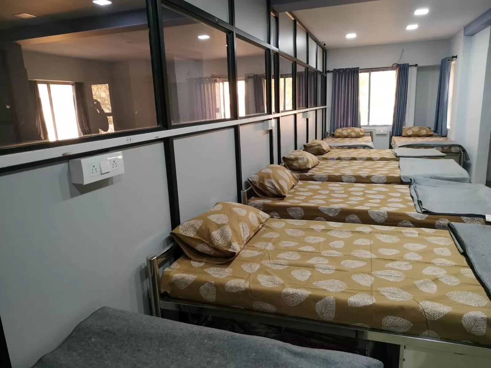 Bed in Shiv Sai Dormitory