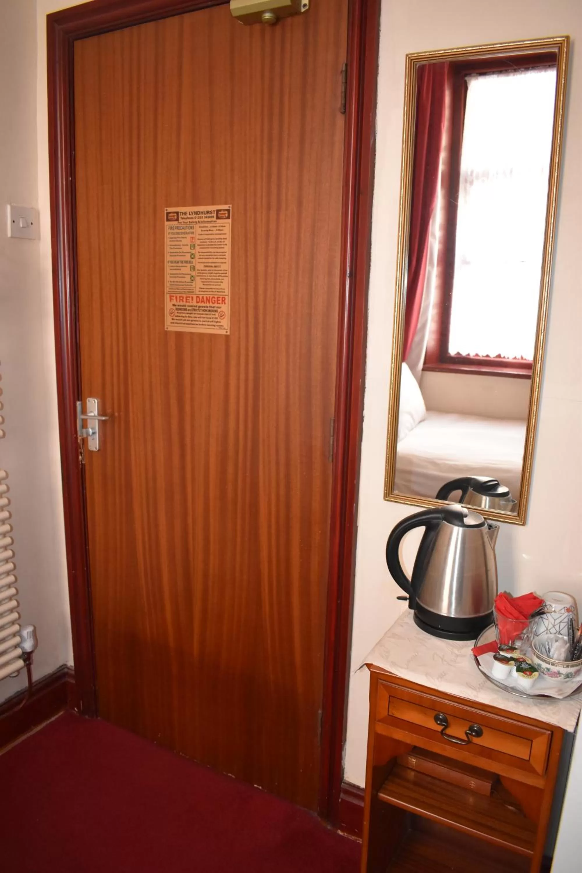 Bedroom, Bed in Lyndhurst Hotel