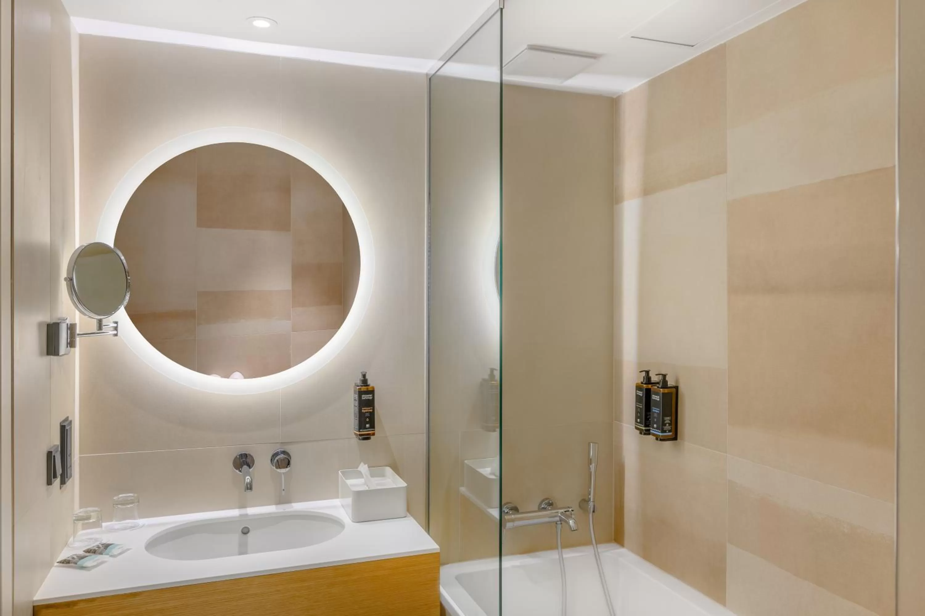 Bathroom in Mercure Debrecen