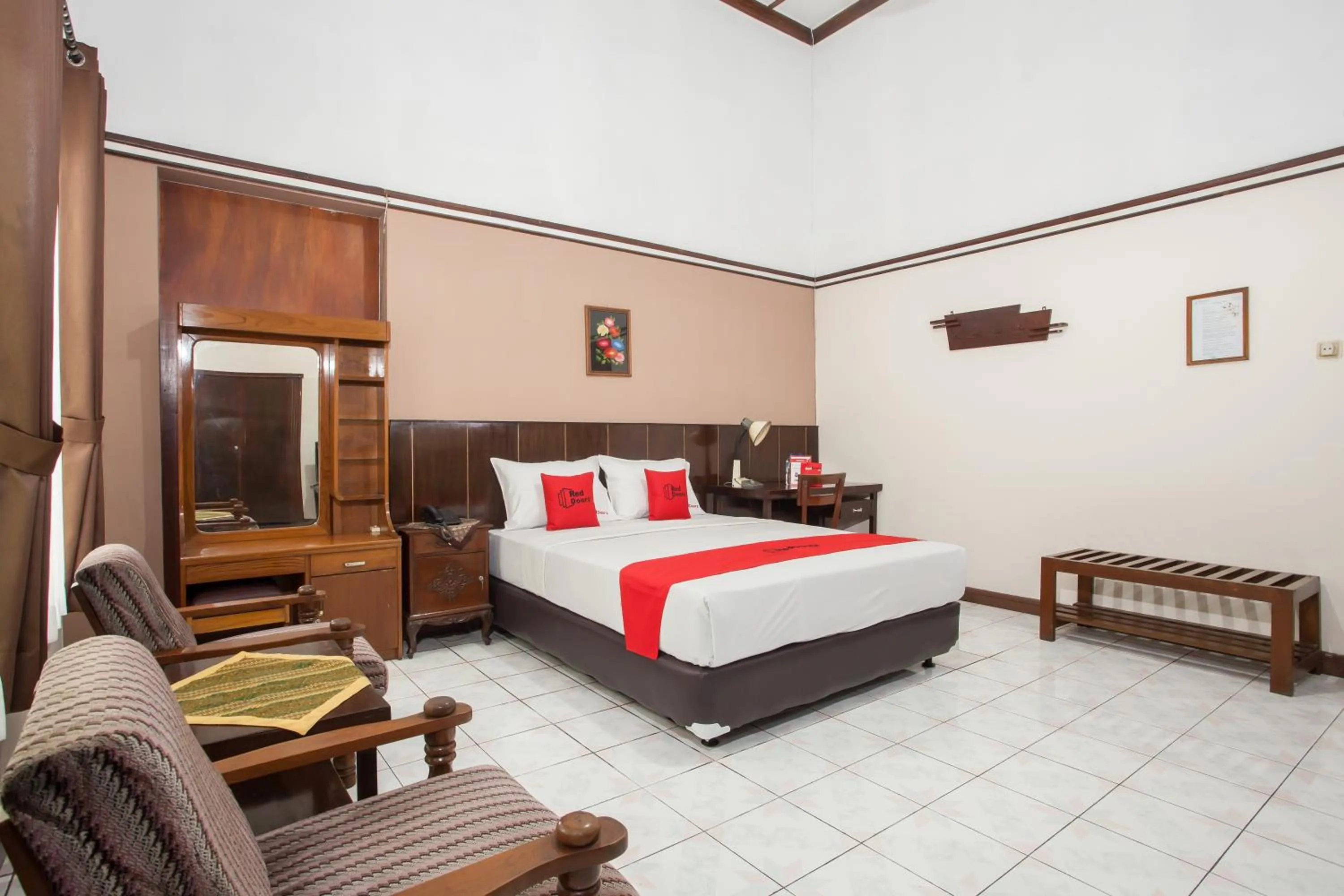 Bedroom, Bed in RedDoorz near Balai Kota Malang