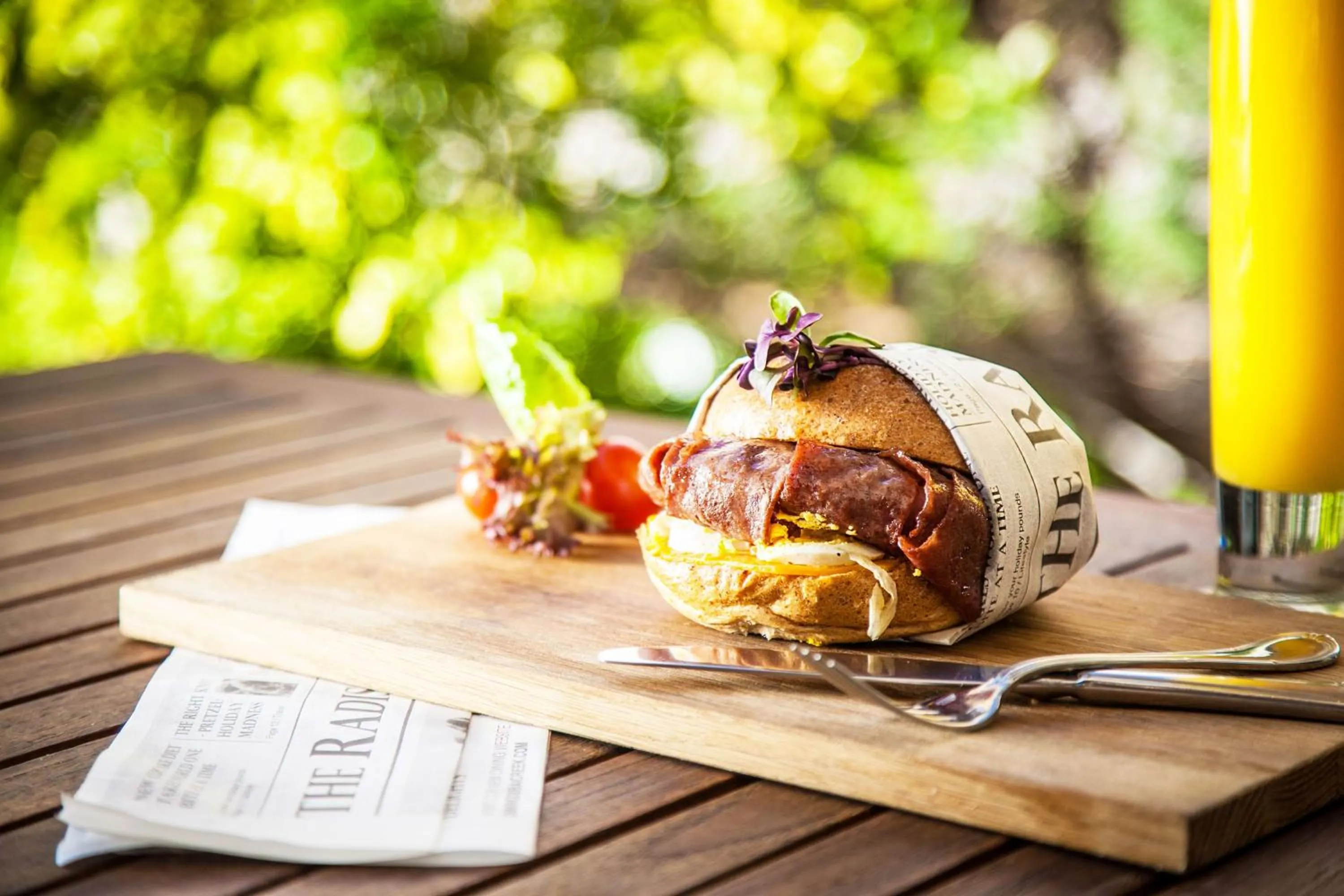 Restaurant/places to eat in Radisson Blu Hotel, Dubai Deira Creek