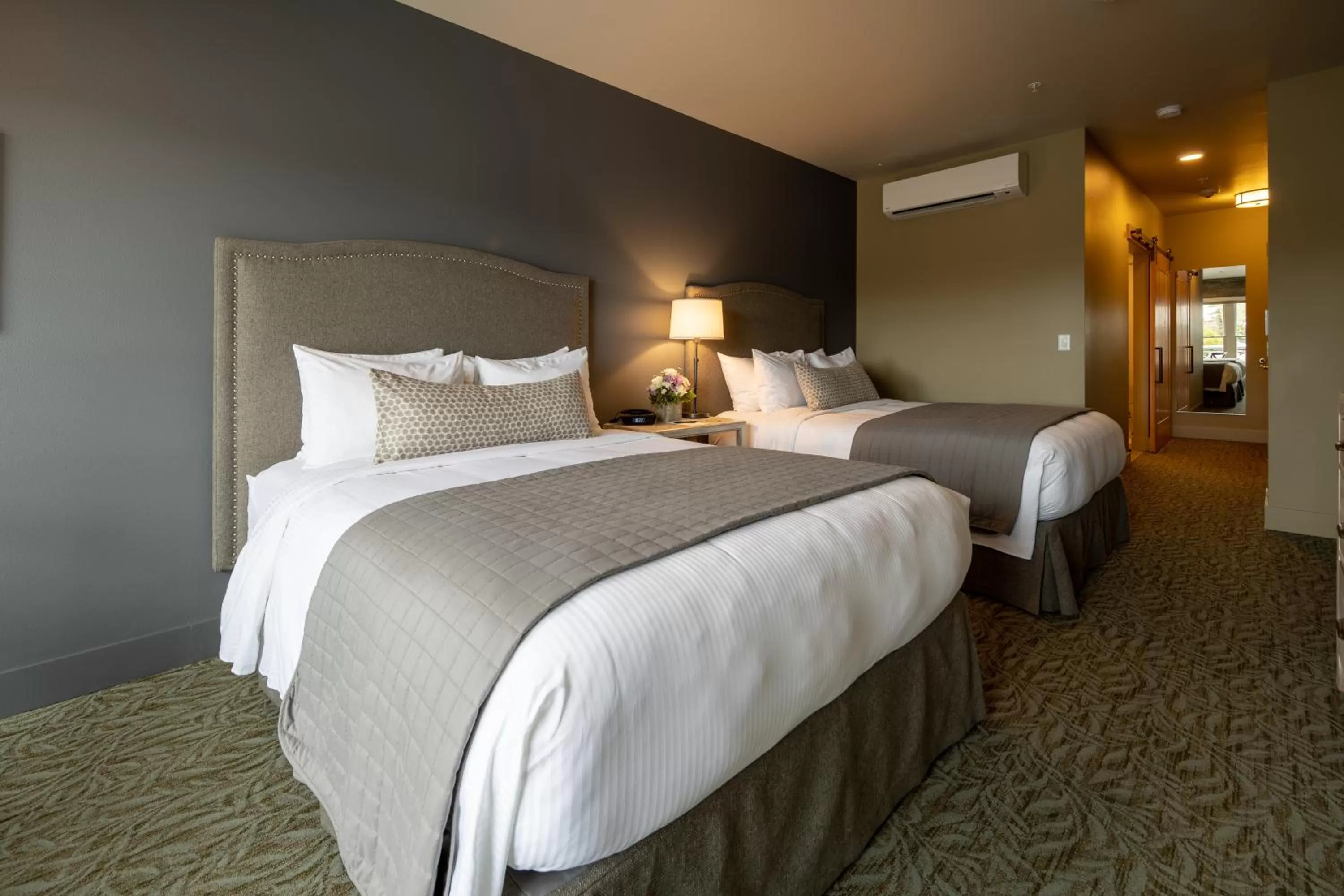 Photo of the whole room, Bed in Inn at Lynden