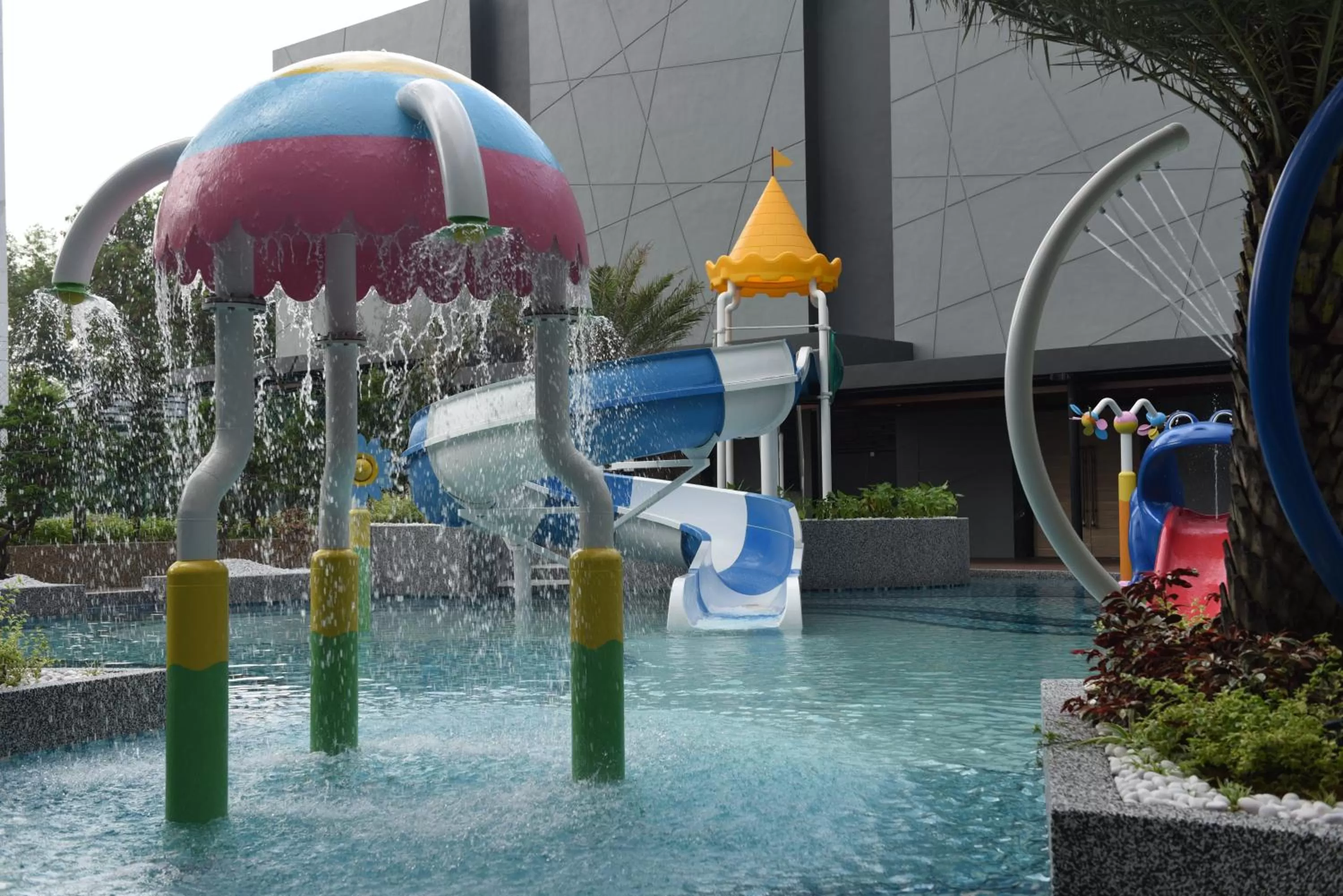 Swimming pool in Vangohh Eminent Hotel & Spa