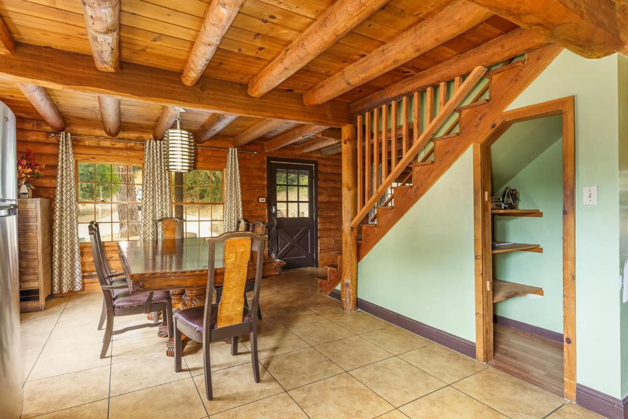 Mountain Trail Lodge and Vacation Rentals