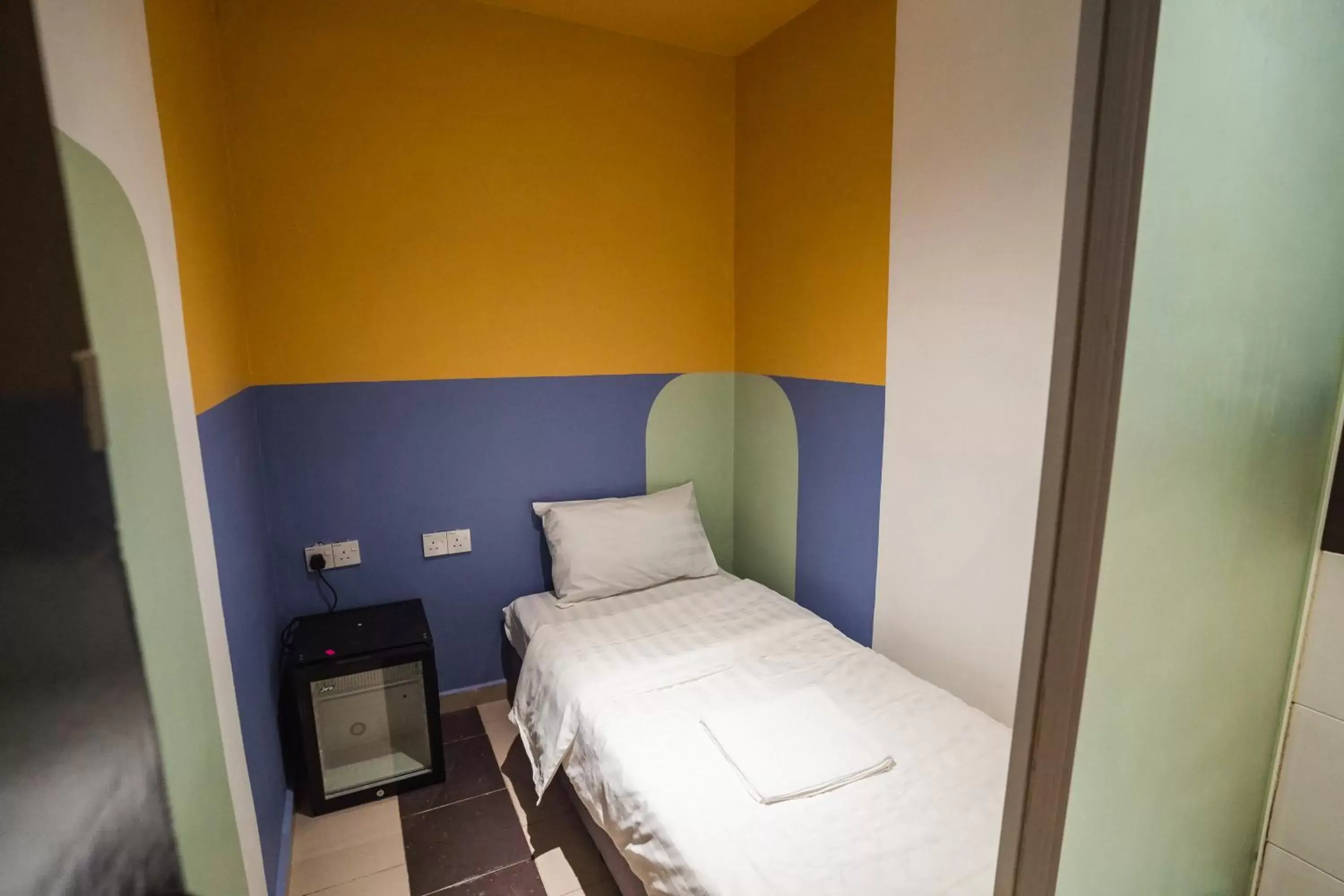 Single Room with Shower in The Cave By Cactus Hotel Skudai Single Room with Shower in The Cave By Cactus Hotel Skudai