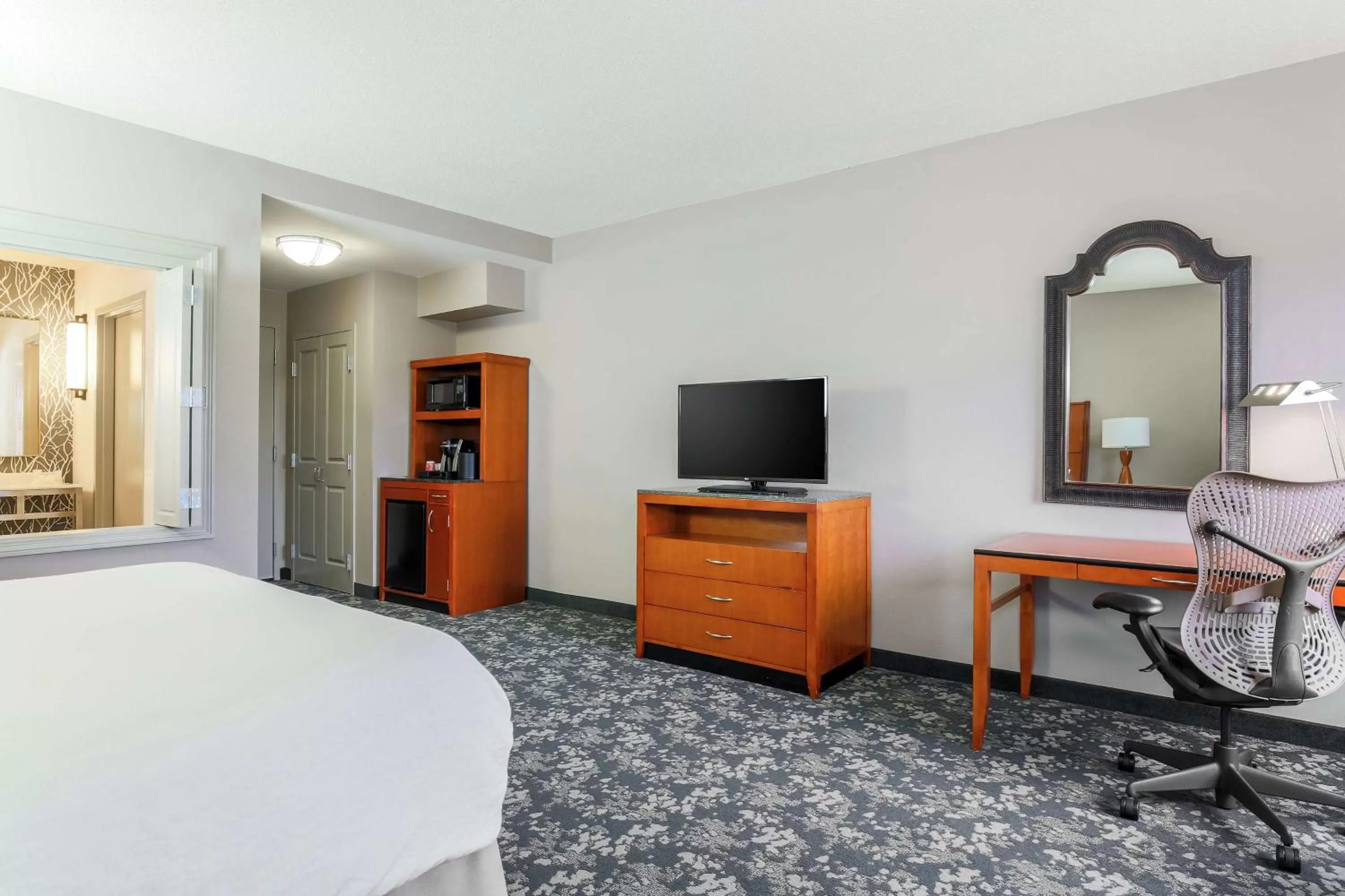 Bedroom, Bed in Hilton Garden Inn Cleveland/Twinsburg