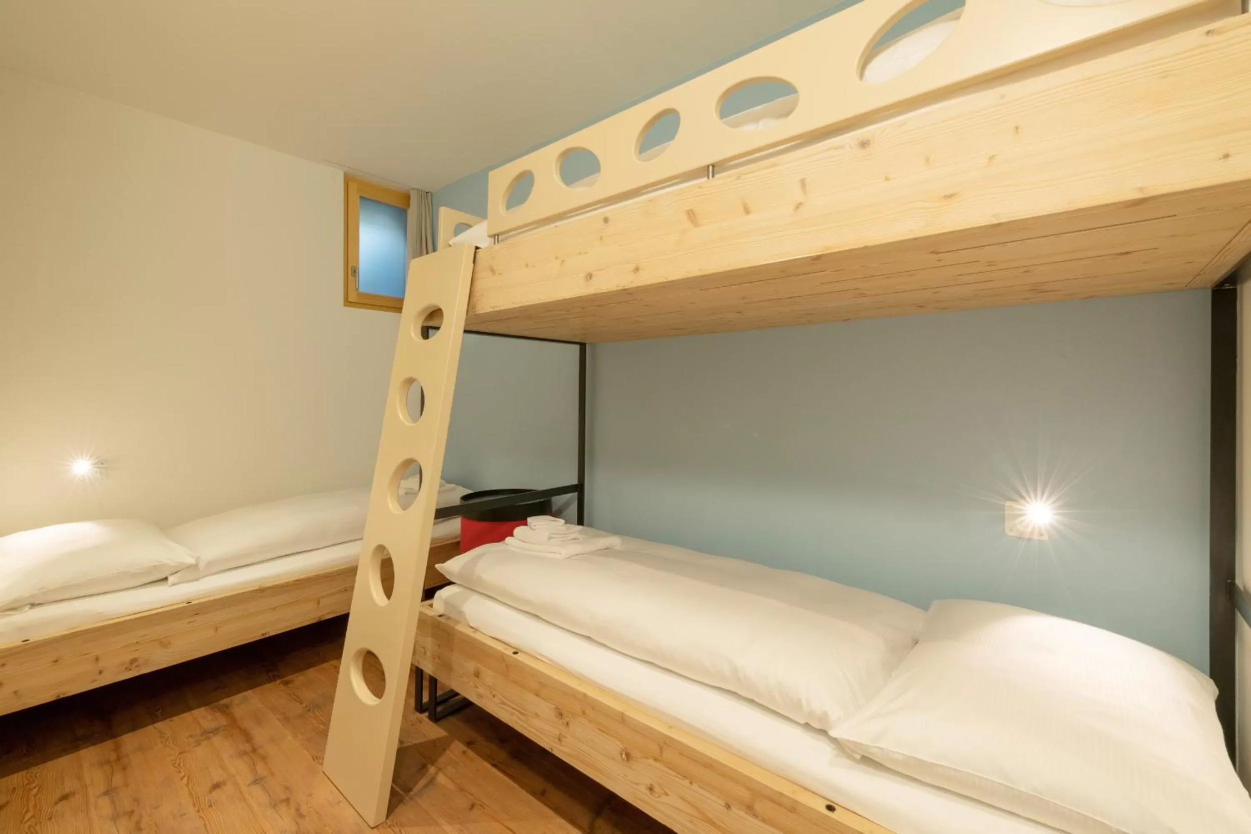 bunk bed, Bed in Randolins Familienresort