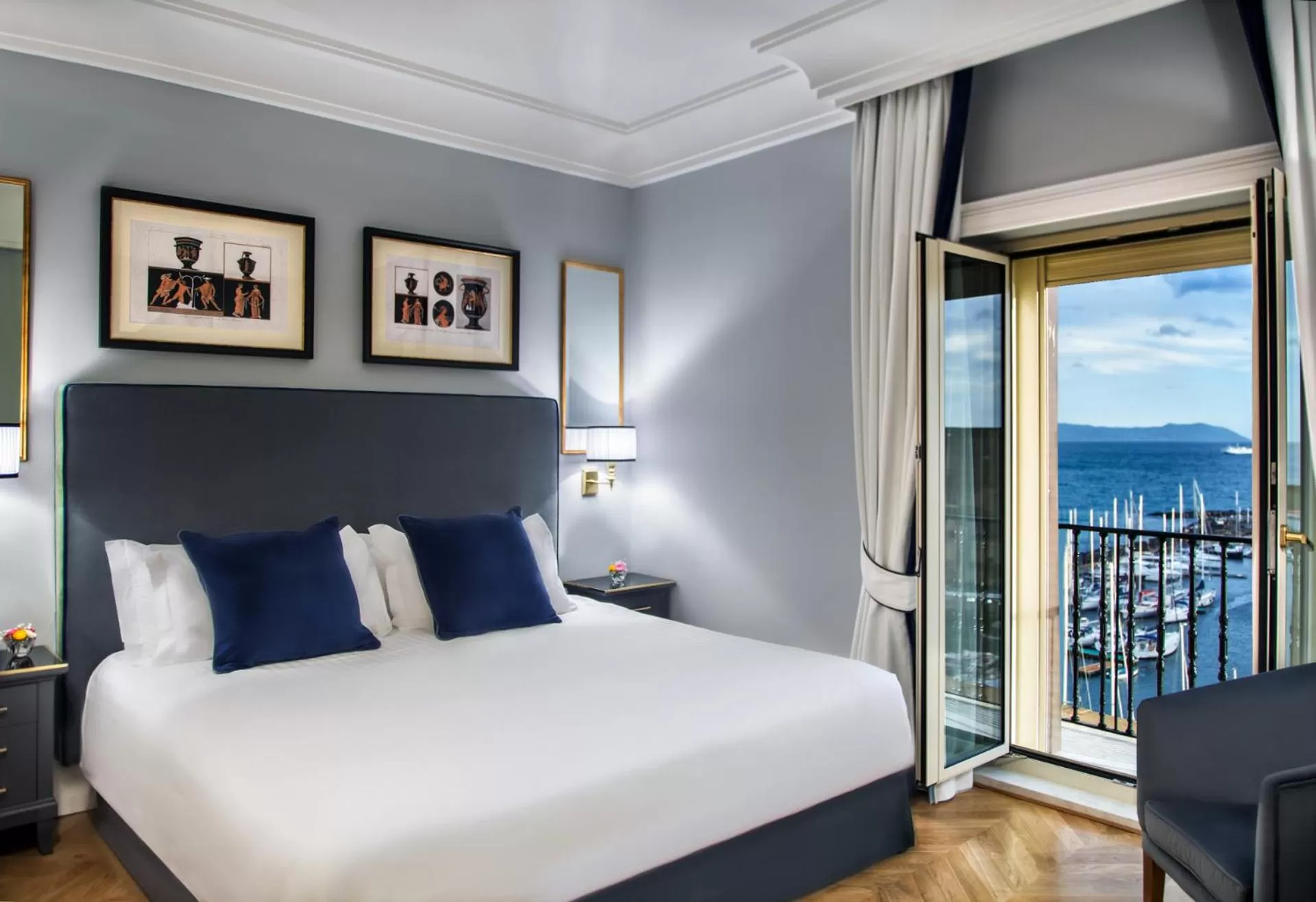 Bed in Grand Hotel Santa Lucia