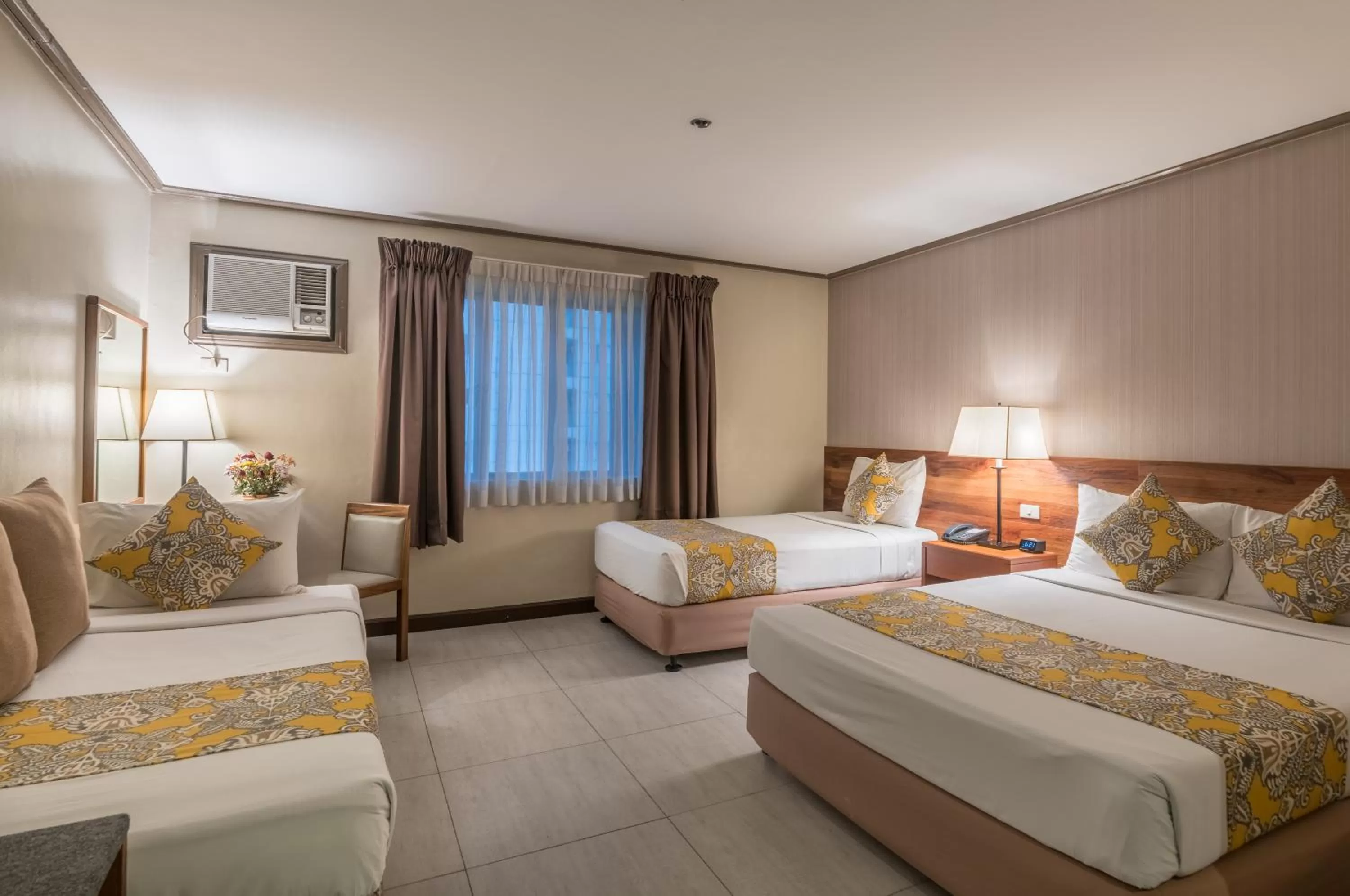 Bed in Hotel Kimberly Manila