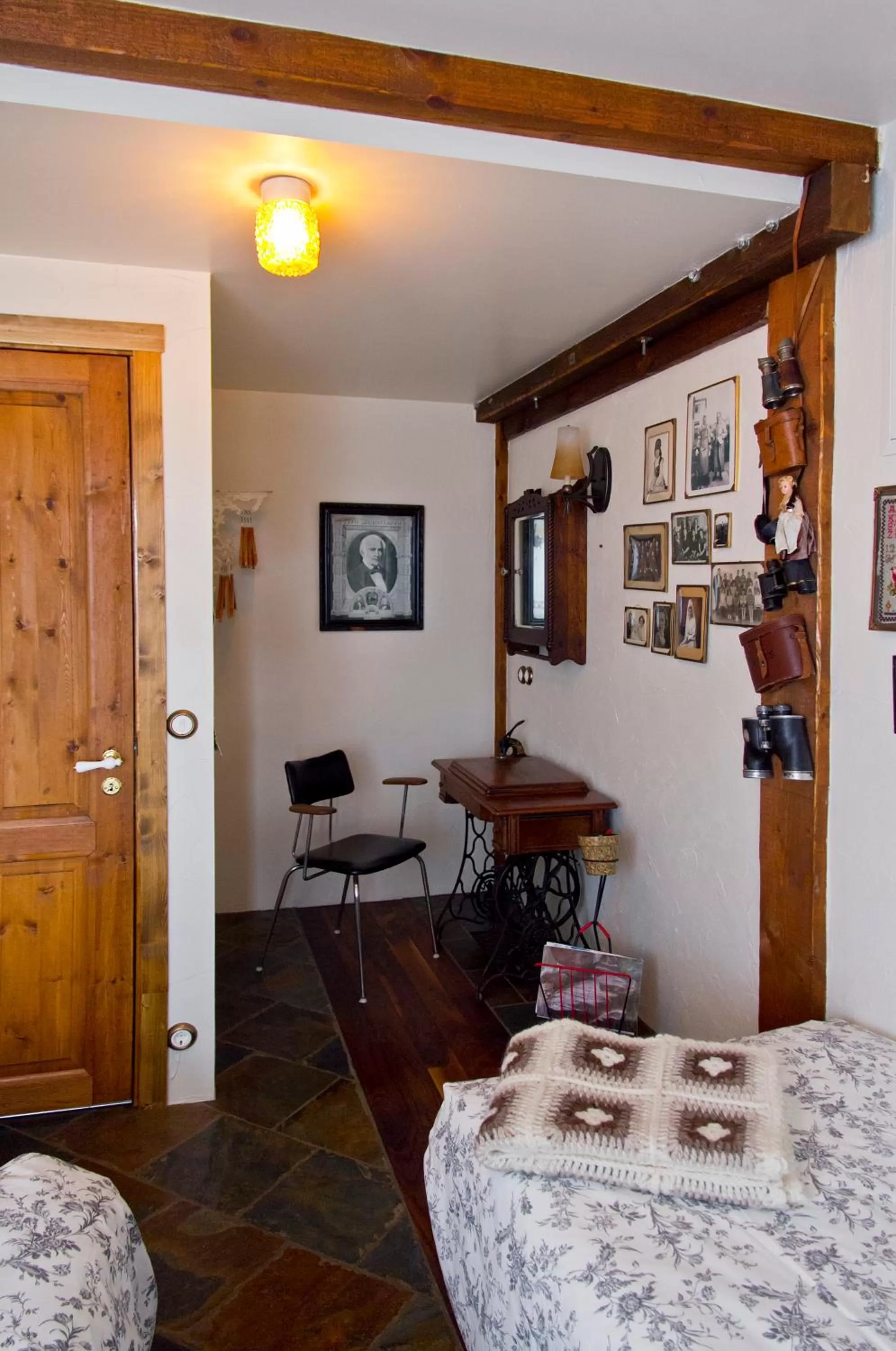 Decorative detail, Bed in Raven's Bed