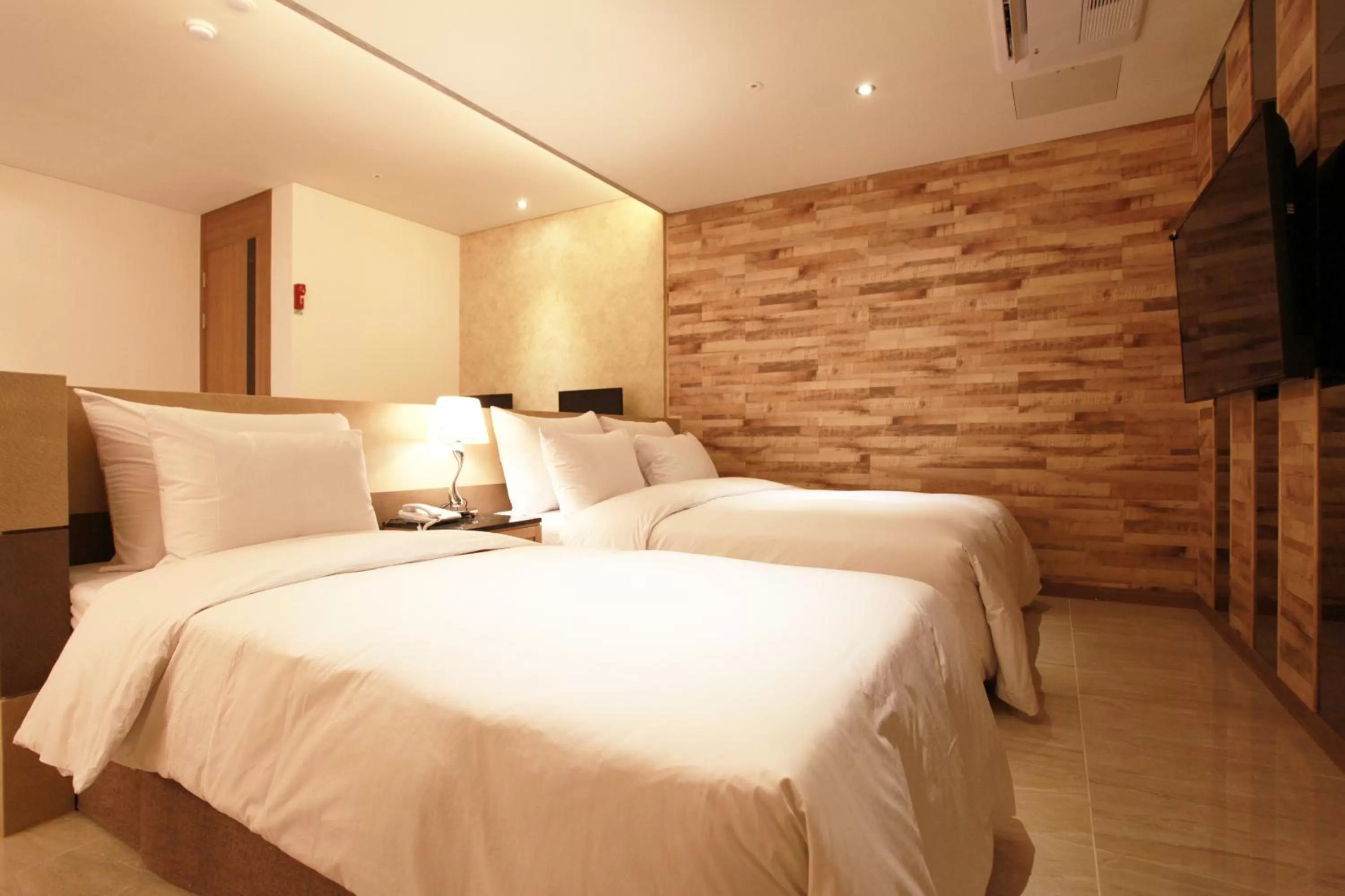 Photo of the whole room, Bed in Boutique Hotel SB Yeouido