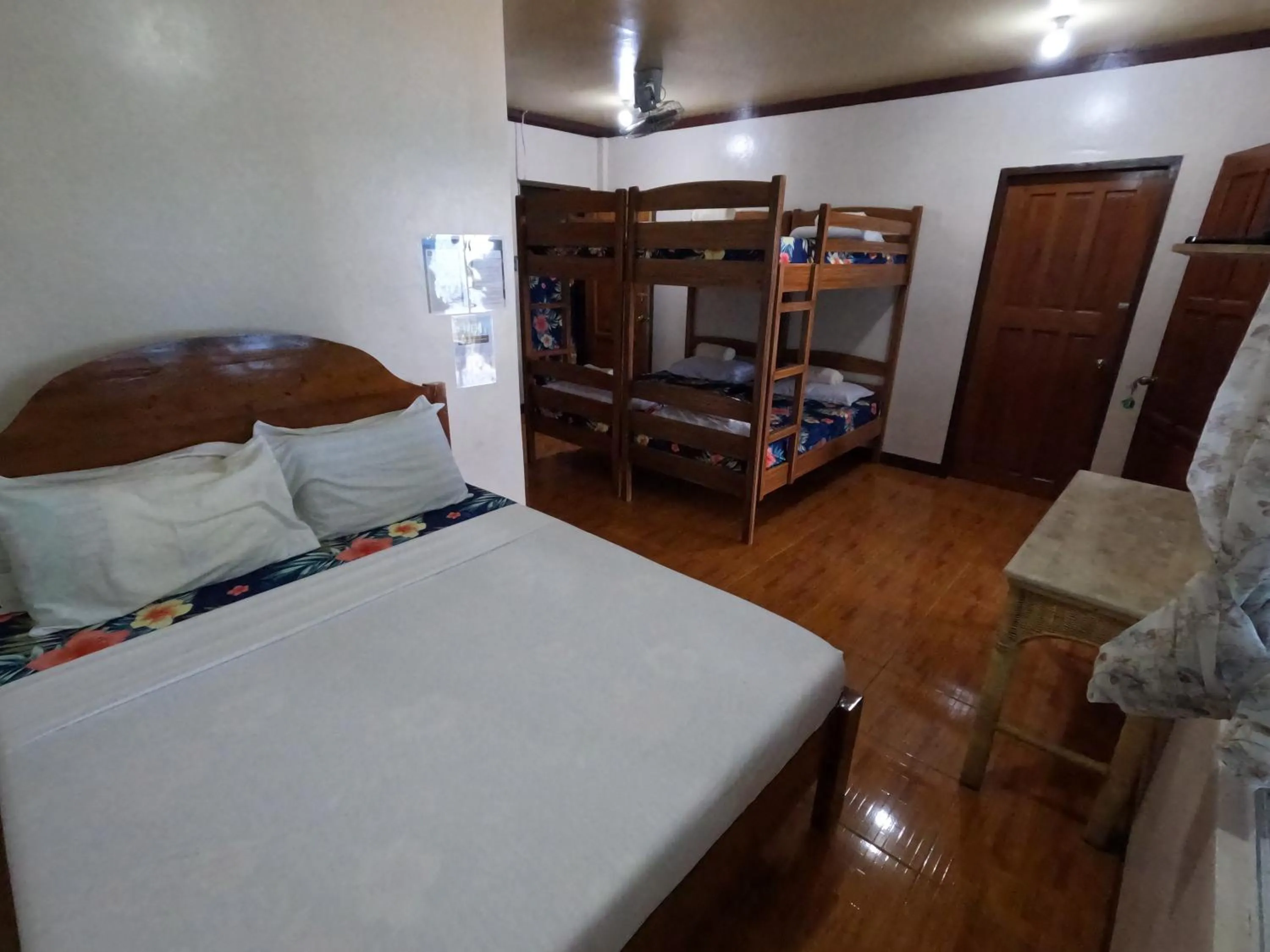 Bed in Gratum Beach Resort