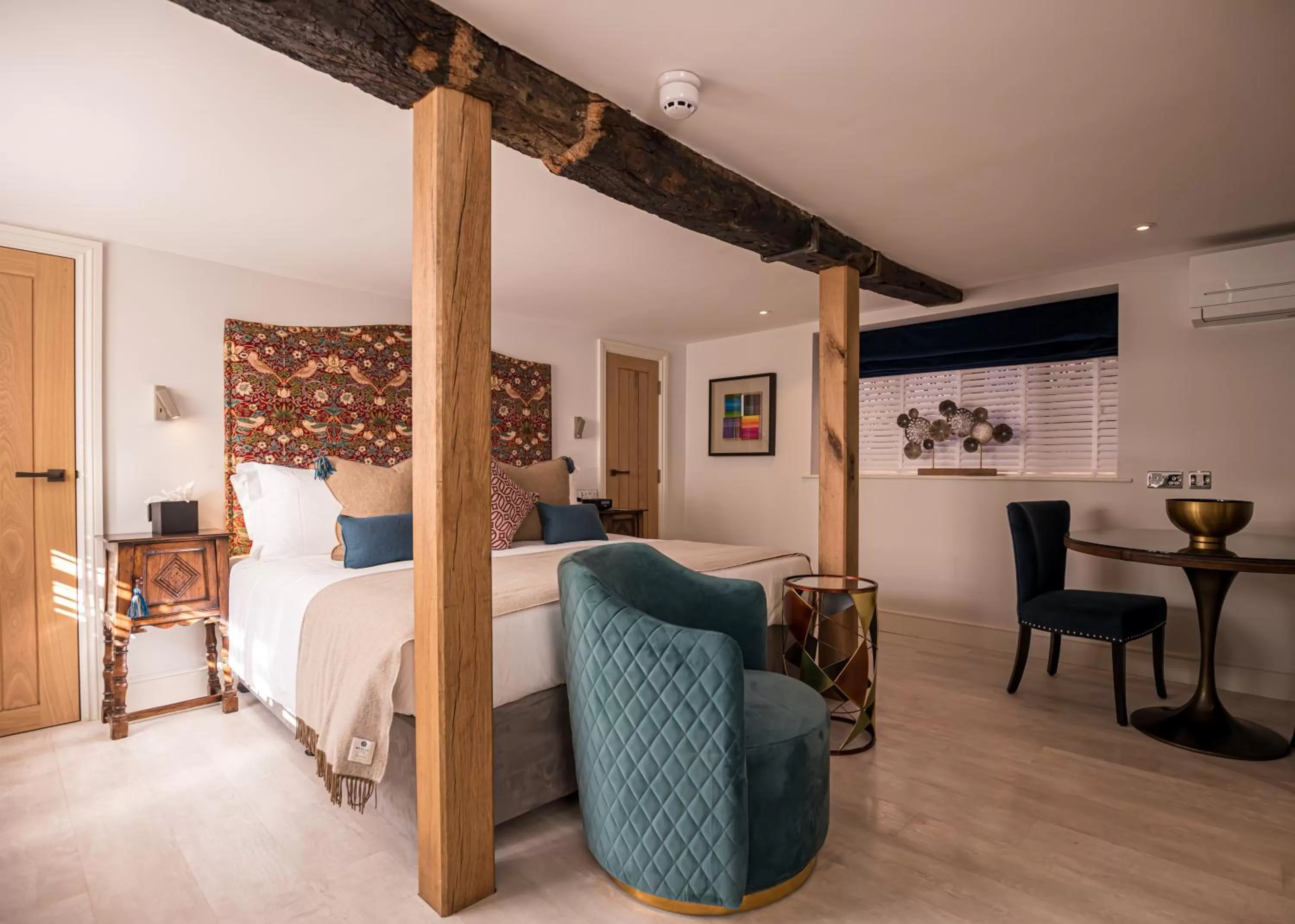 Bed in Great Fosters - Near Windsor