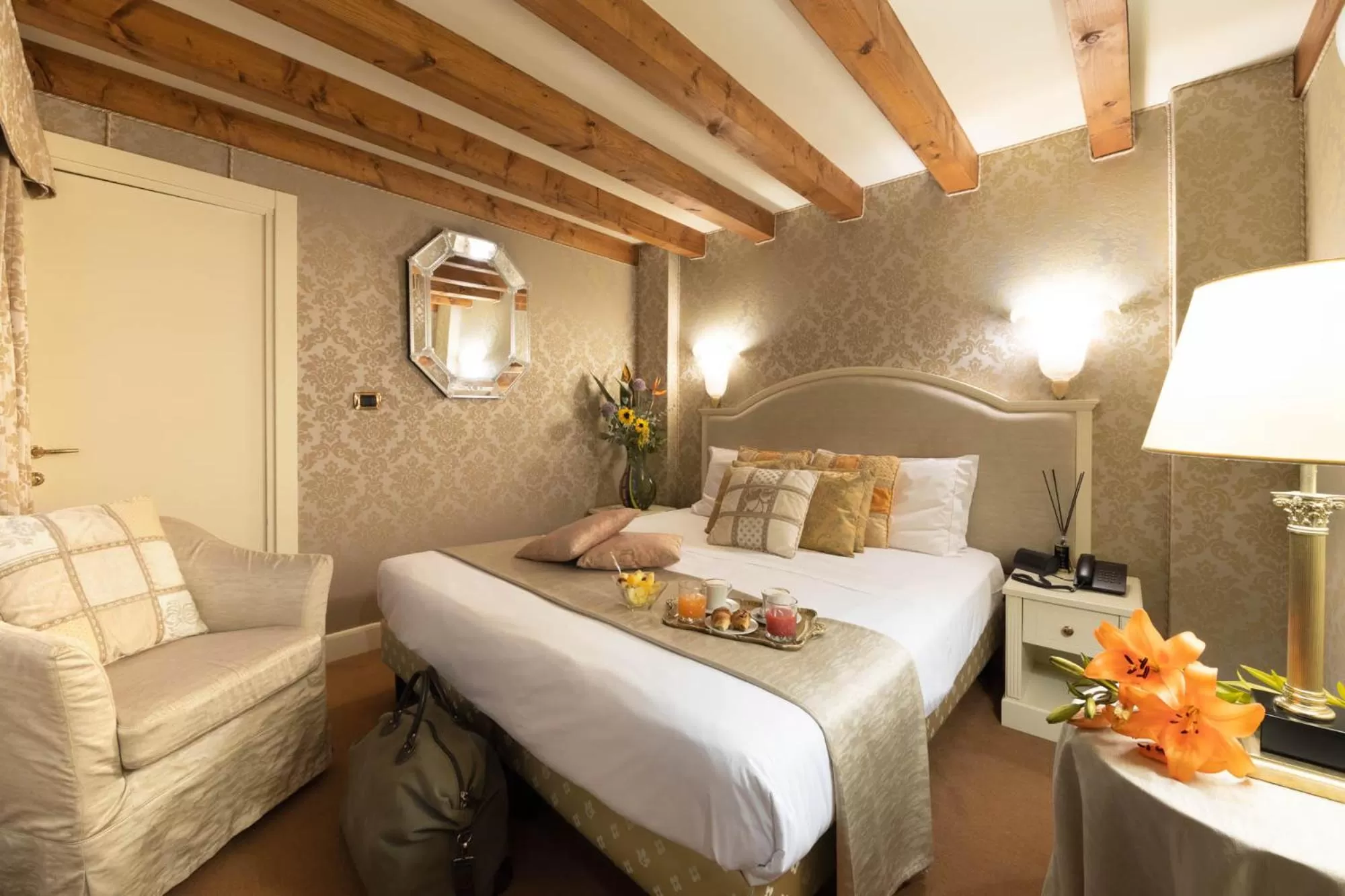 Bed in Duodo Palace Hotel