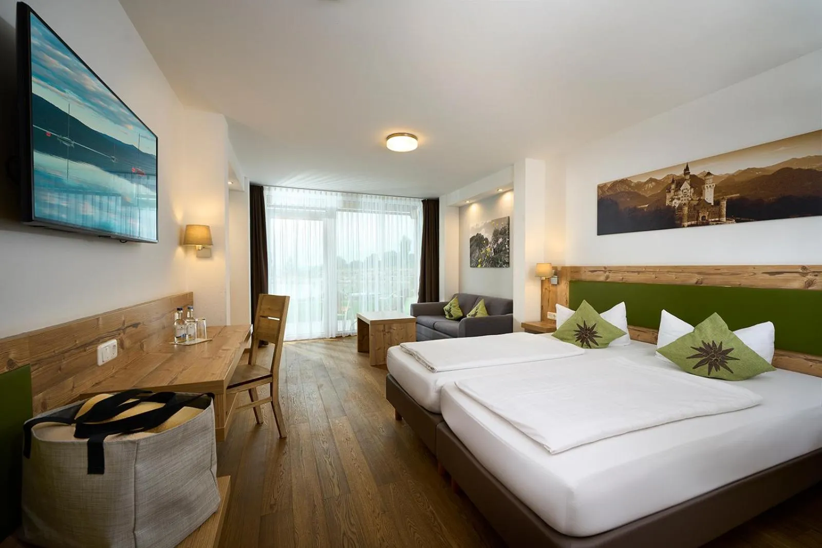 Bedroom, Bed in Hotel Nesselwanger Hof