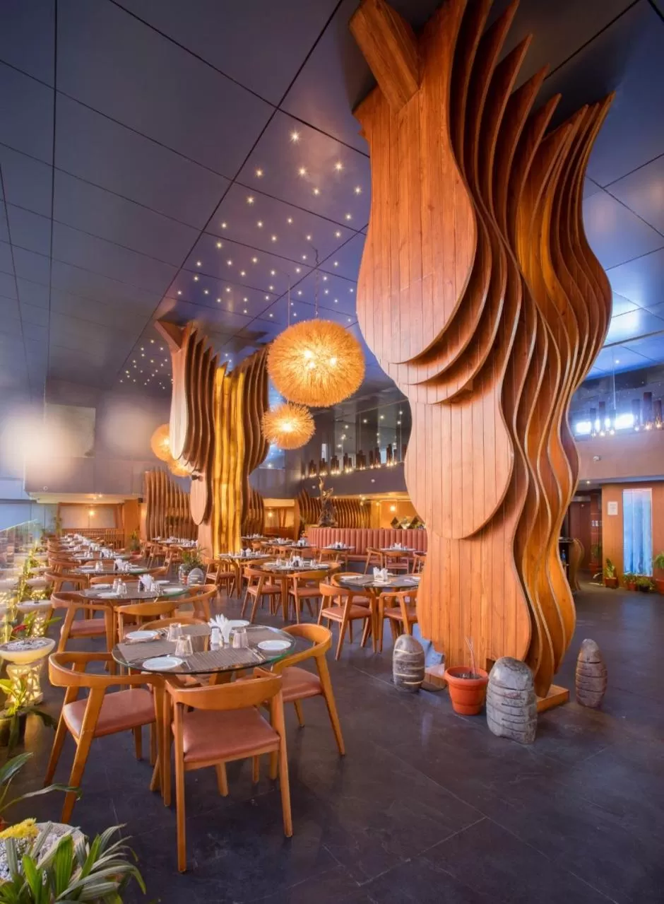 Restaurant/Places to Eat in Sapphire Premium Hotel & Suite