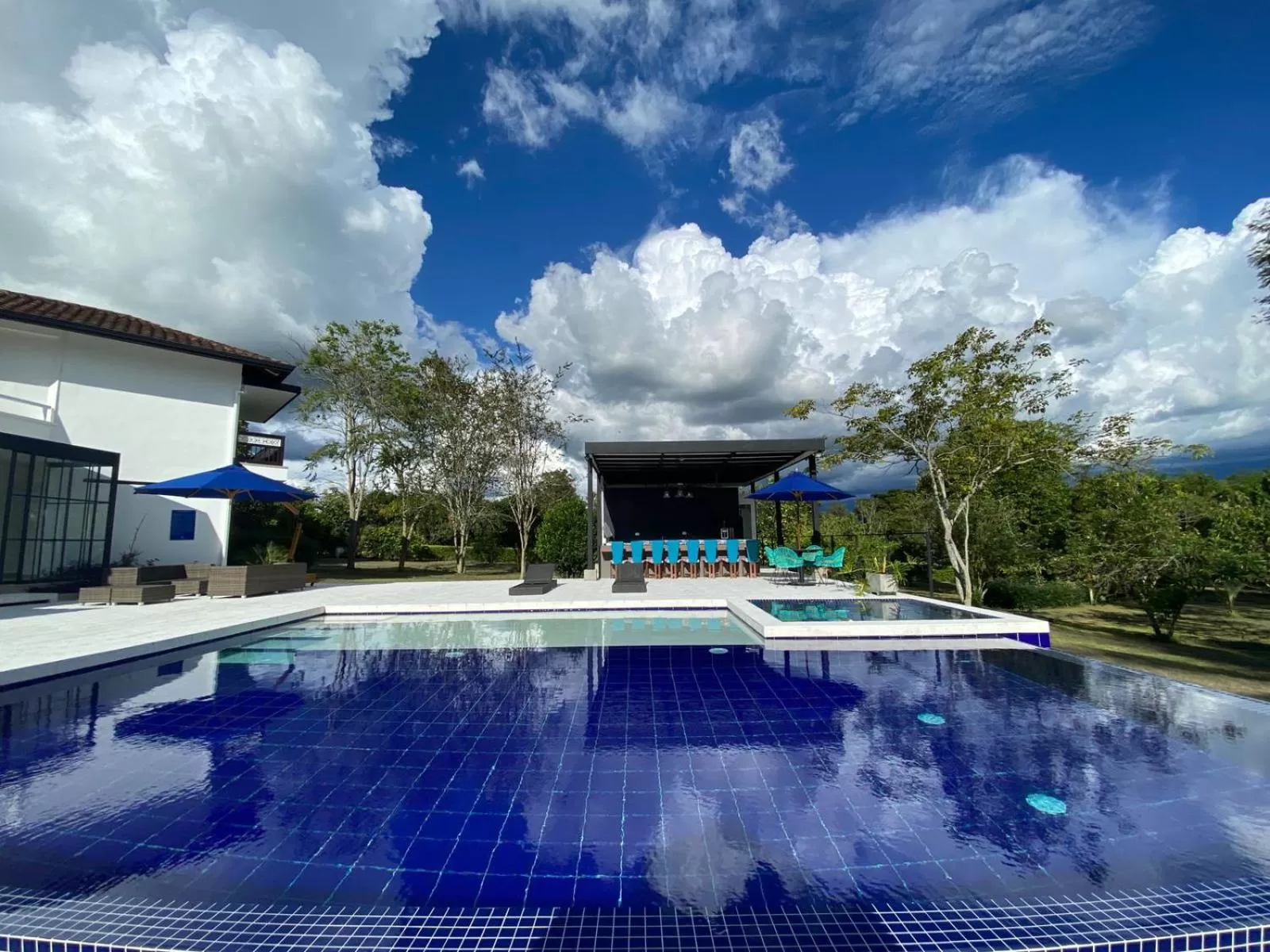 Swimming pool in La Herencia Hotel