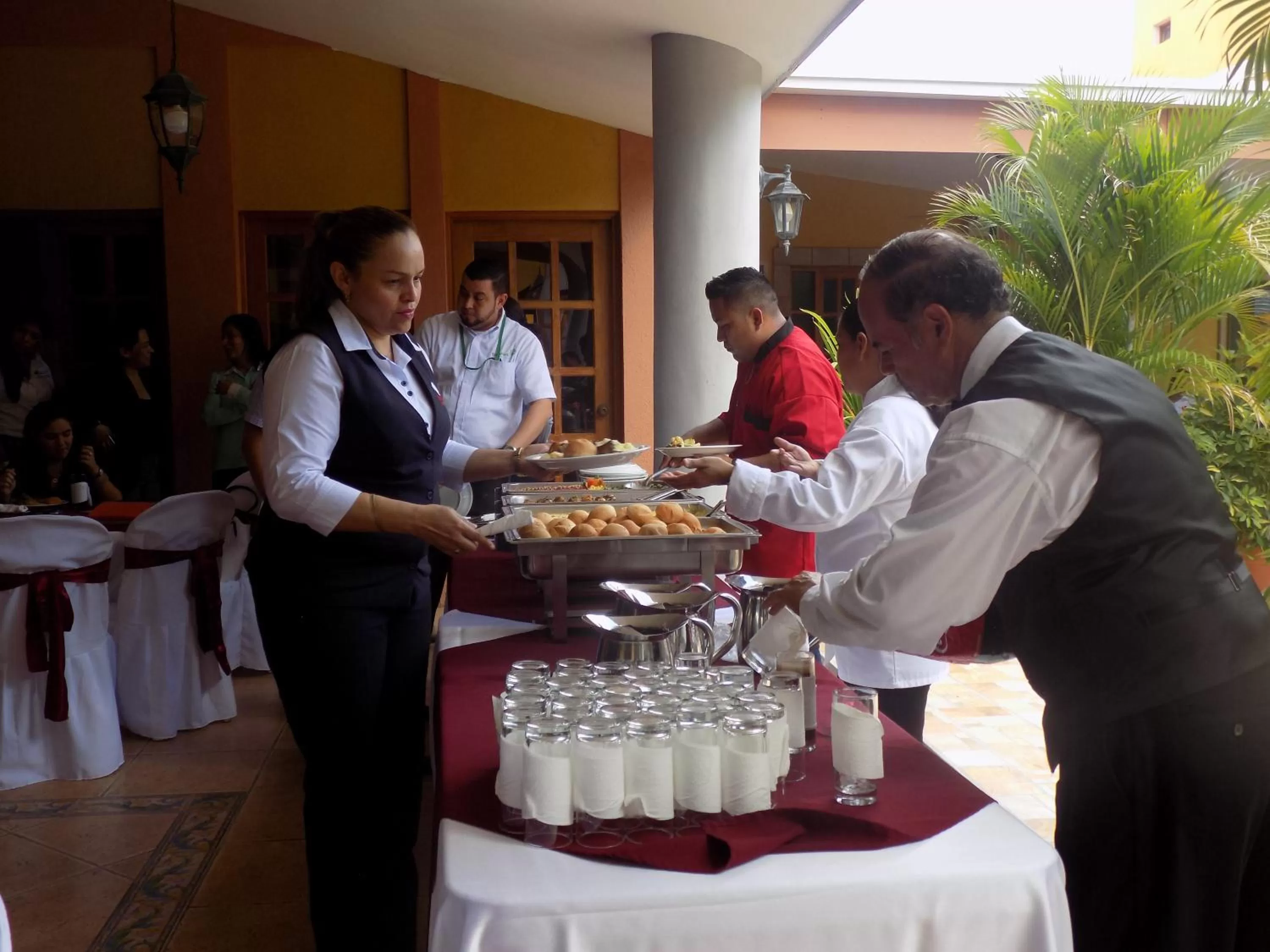 Restaurant/places to eat in Hotel Los Pinos