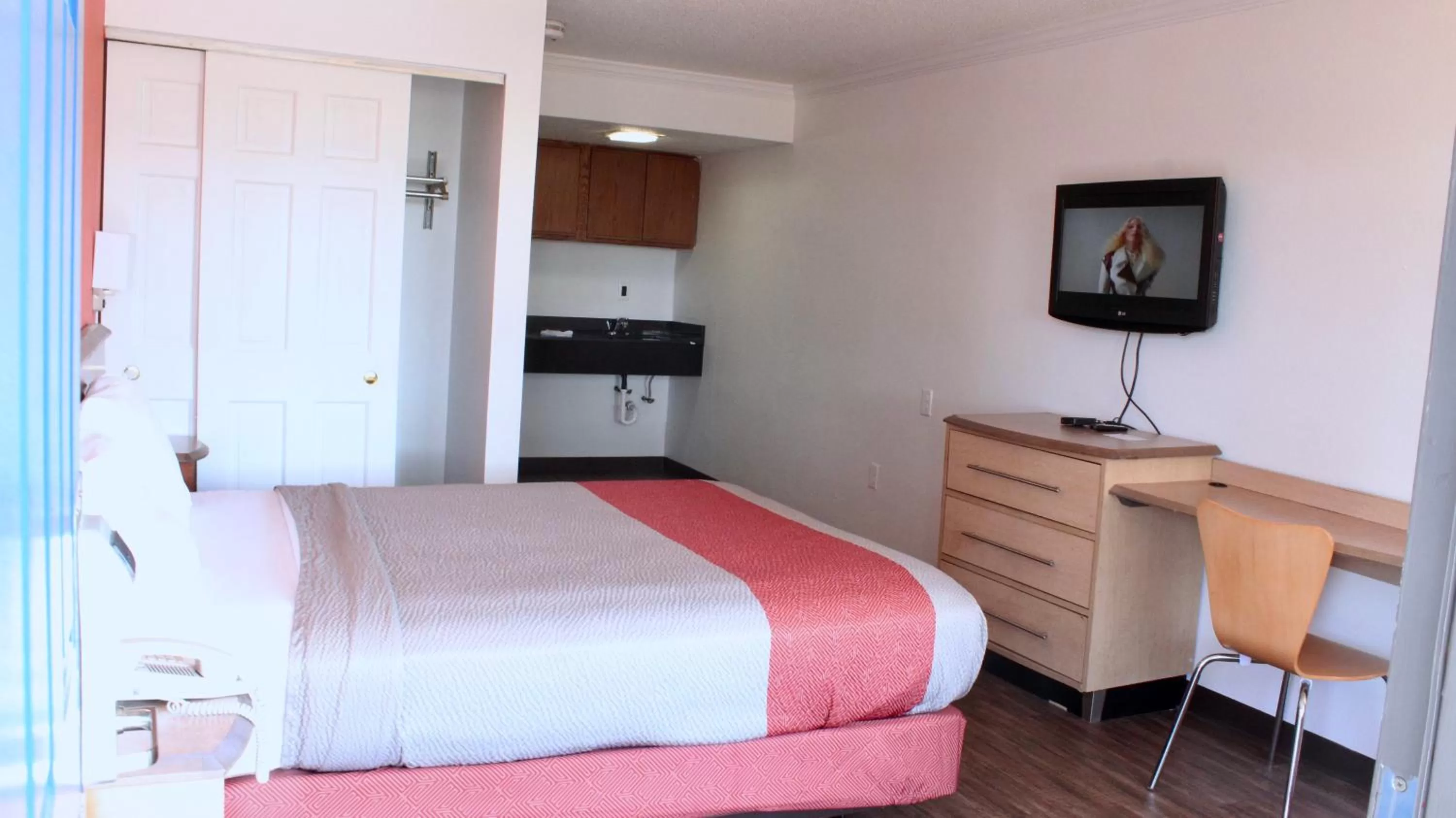 Bed in Motel 6-Dayton, OH