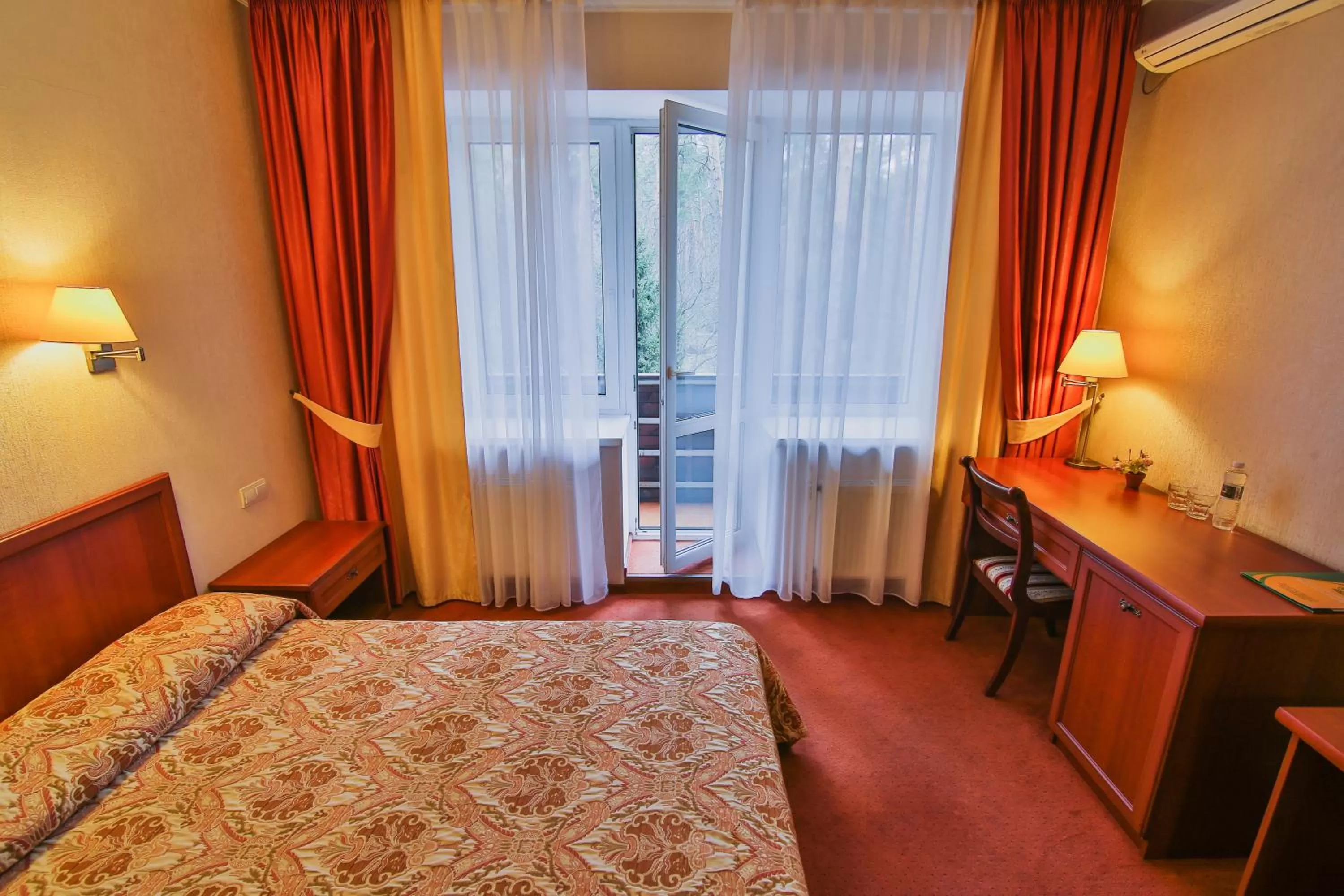 Bed in Ukraina Hotel