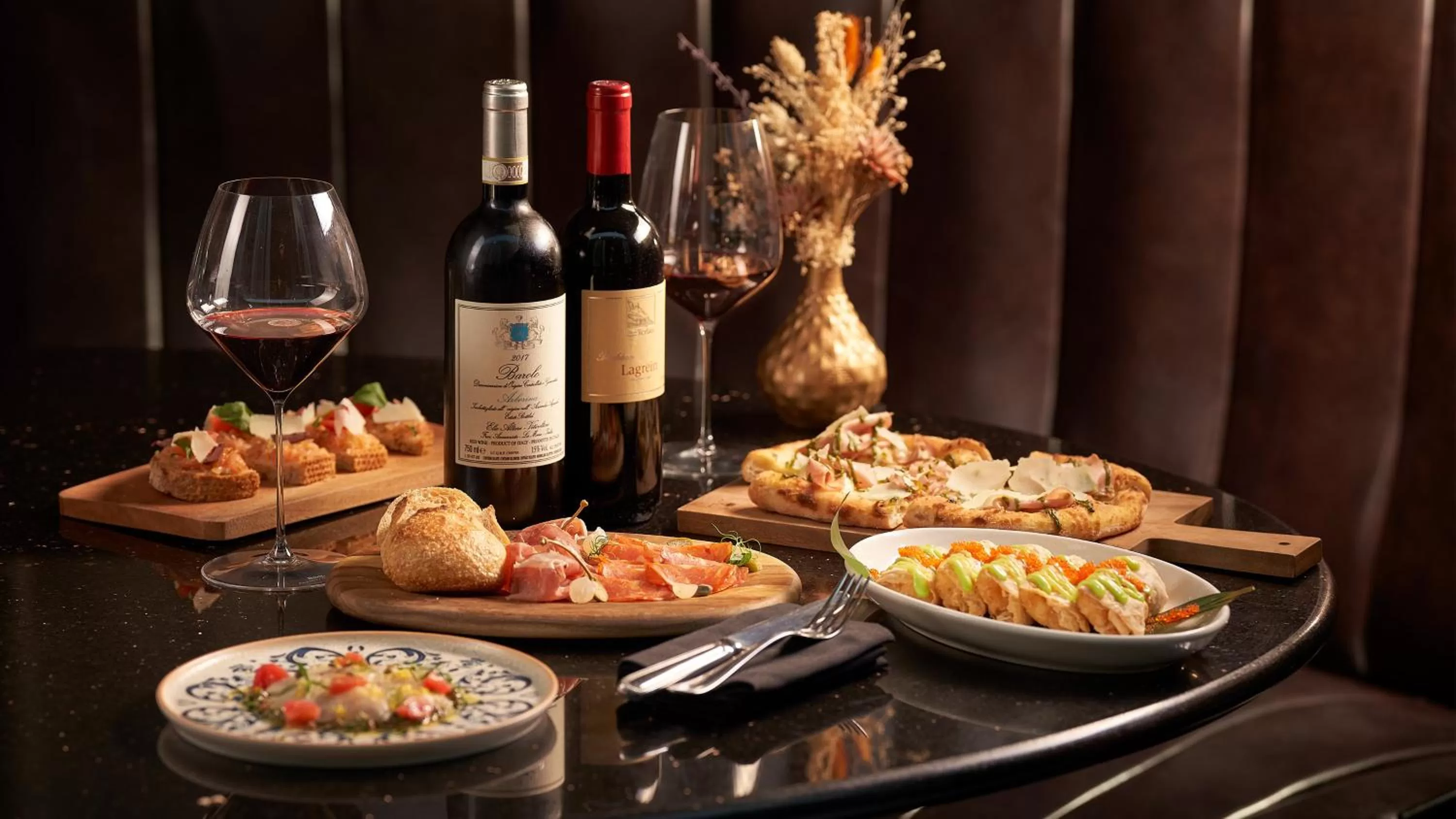 Restaurant/places to eat in InterContinental Singapore by IHG