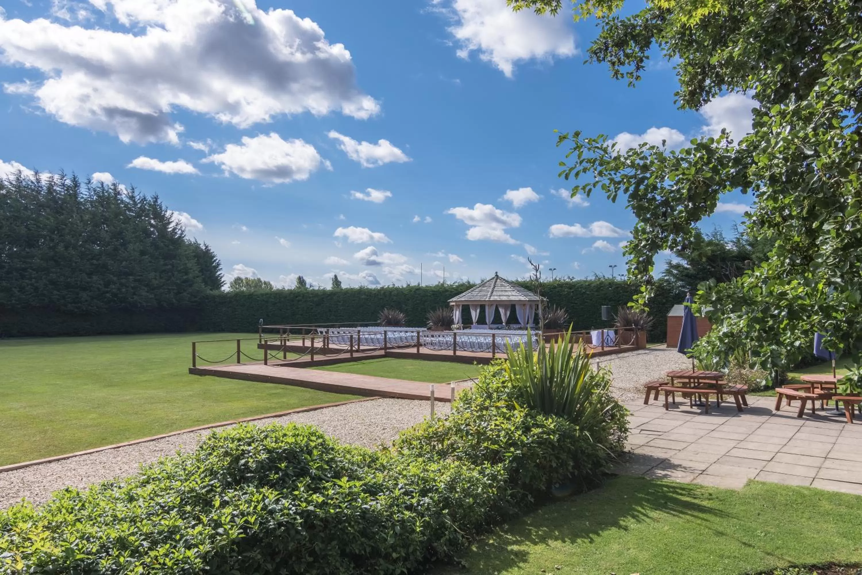 Garden in Best Western Rockingham Forest Hotel