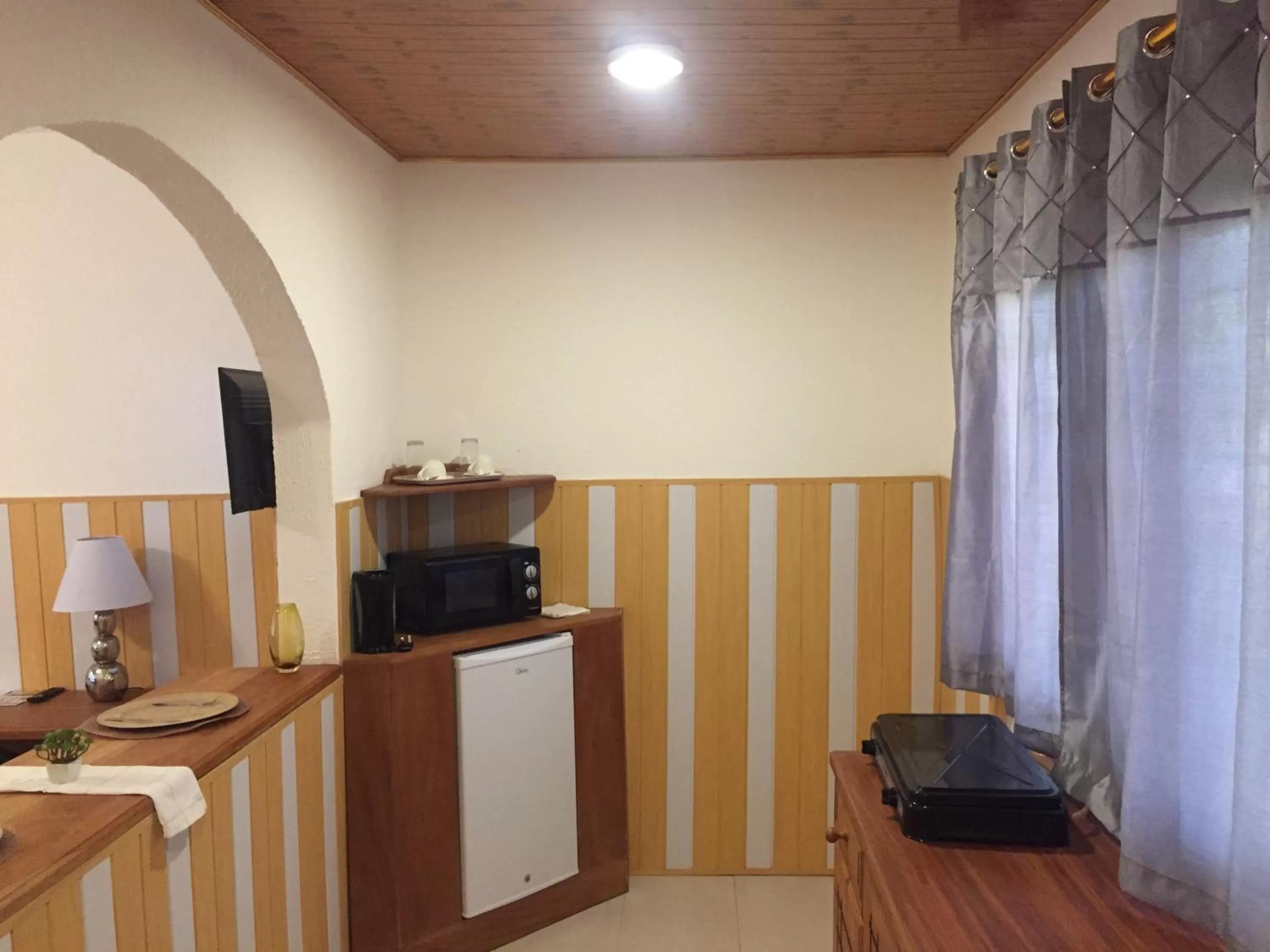 Kitchen or kitchenette in Hans Cottage Botel