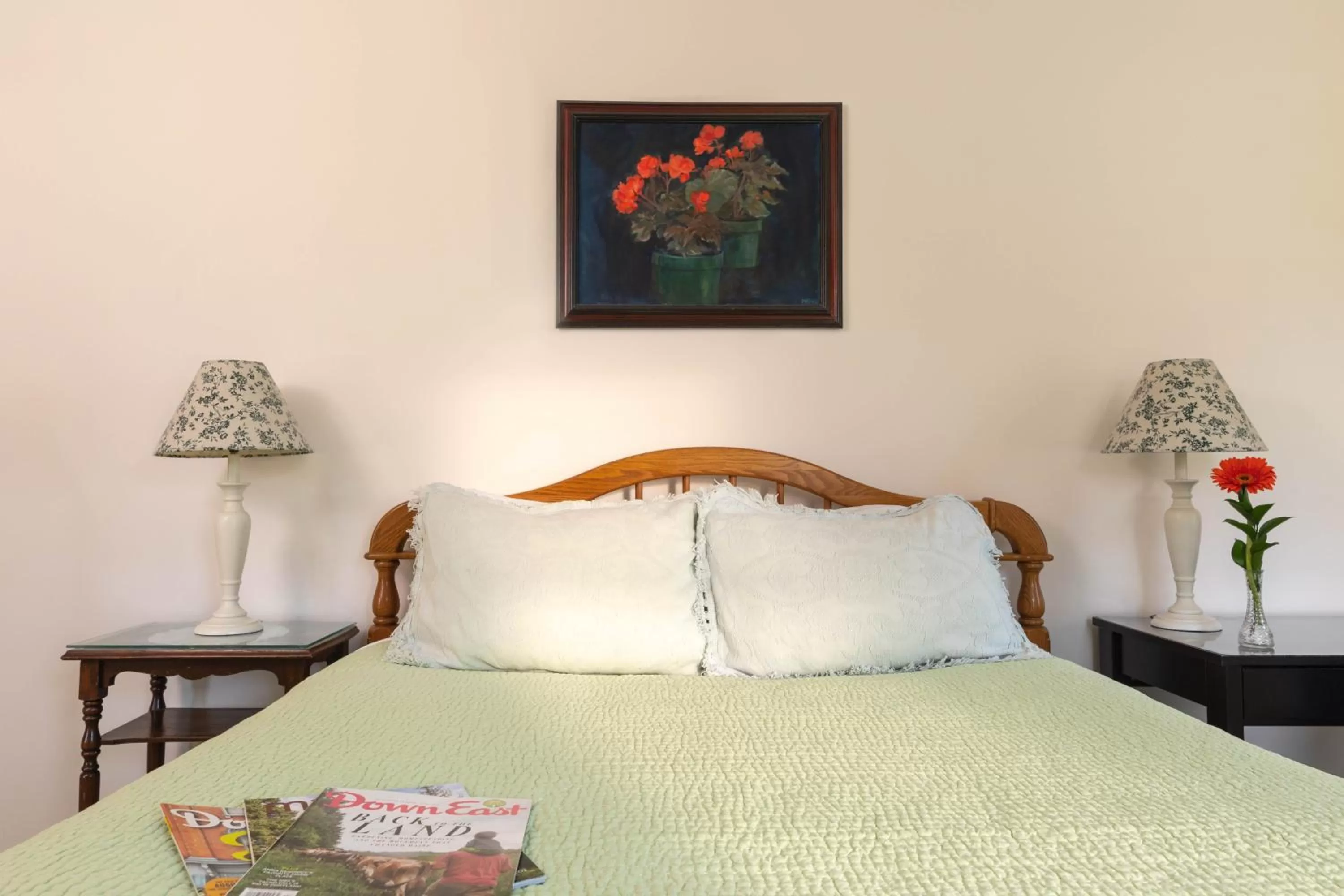 Bed in Maple Hill Farm Inn