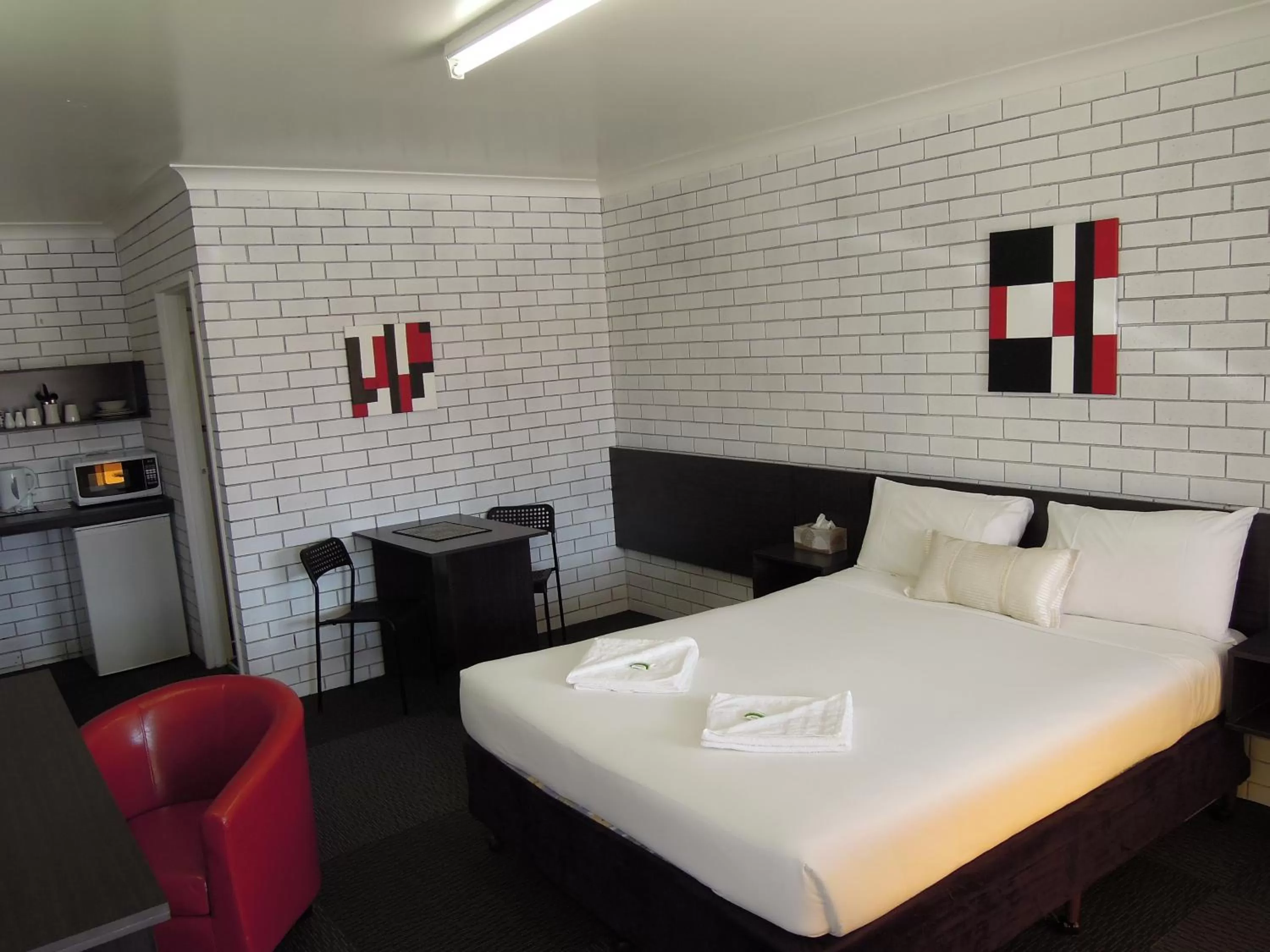 Bed in Jackaroo Apartments