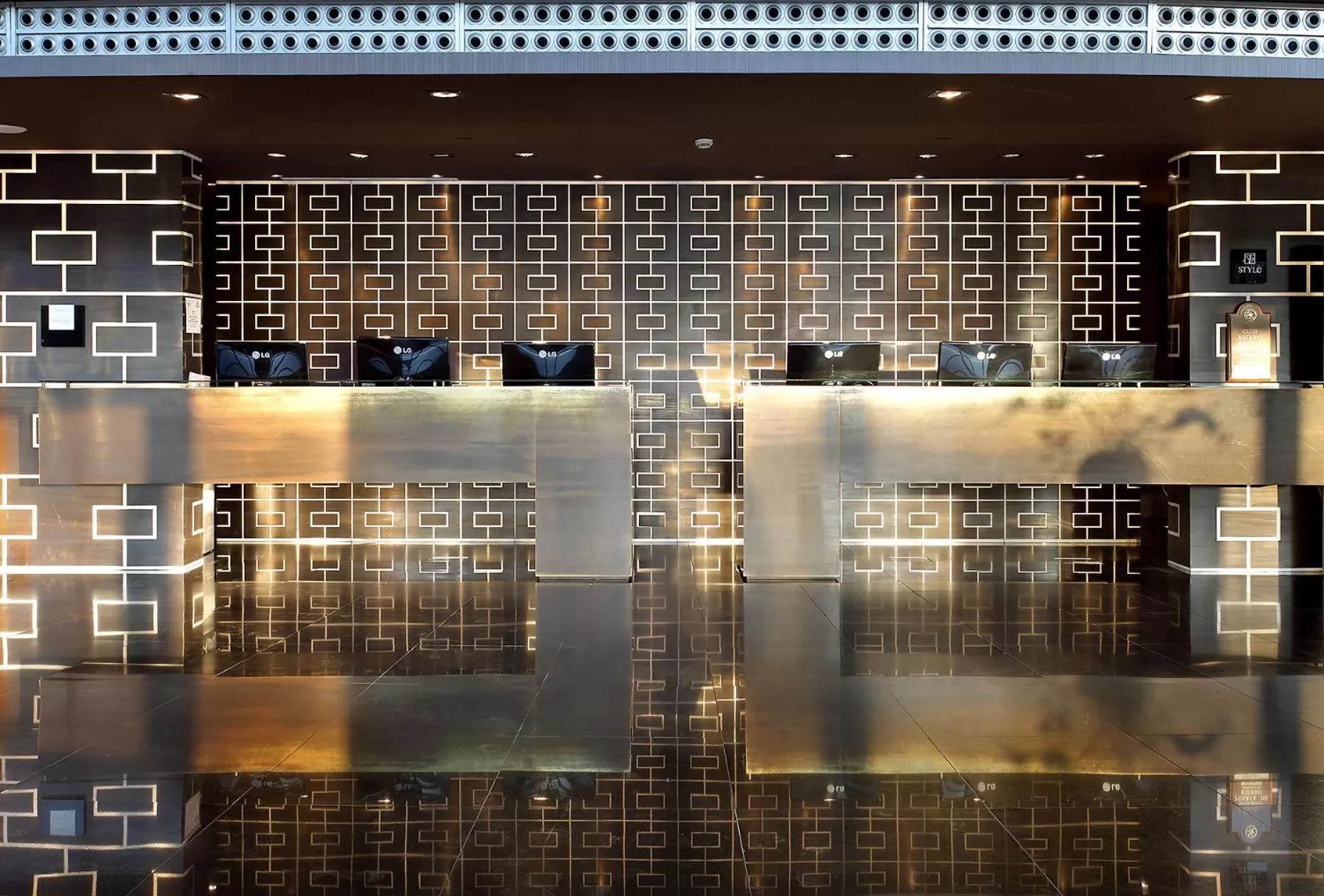 Lobby or reception in Eurostars Madrid Tower