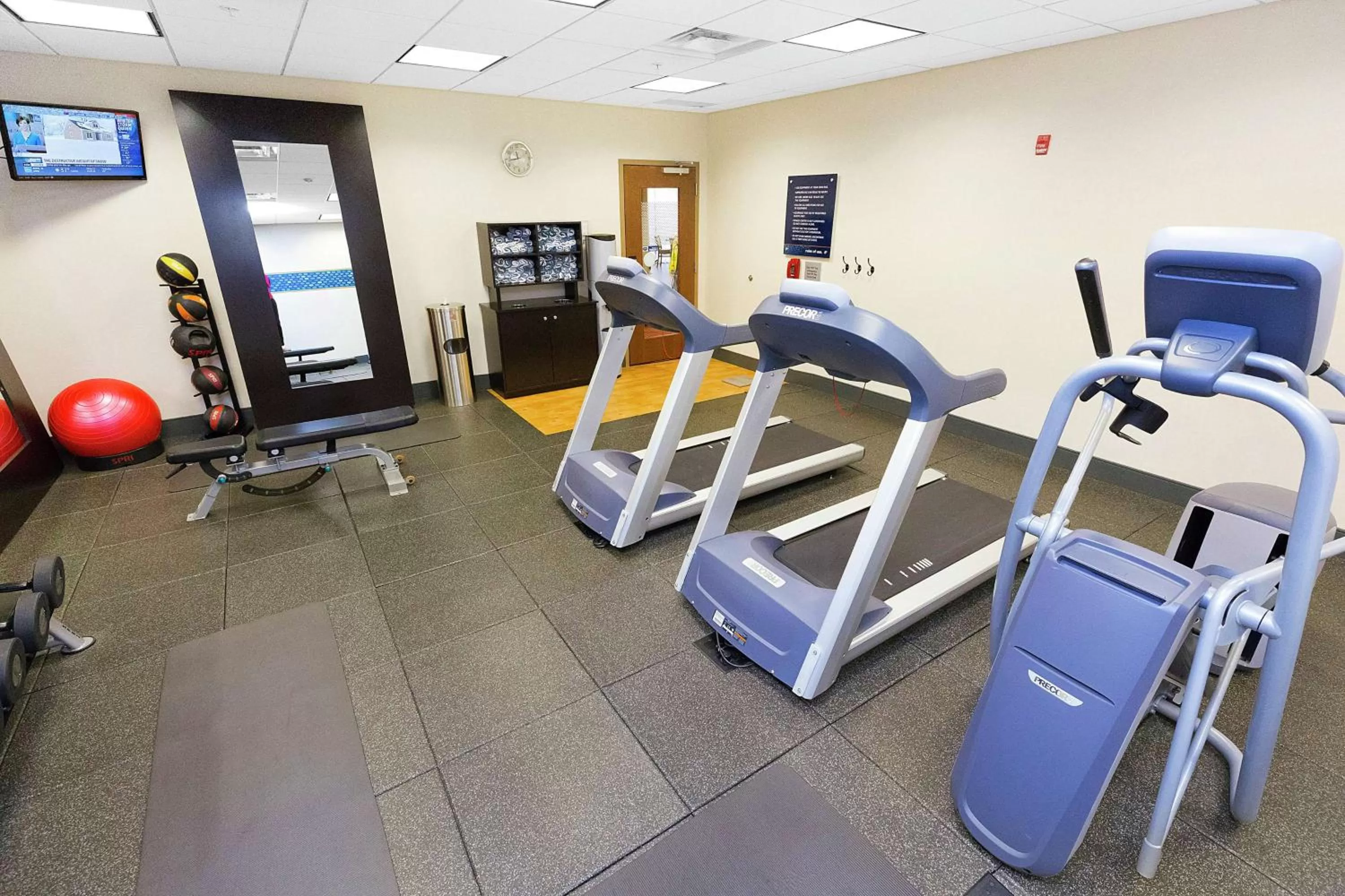 Fitness centre/facilities in Hampton Inn Waynesburg