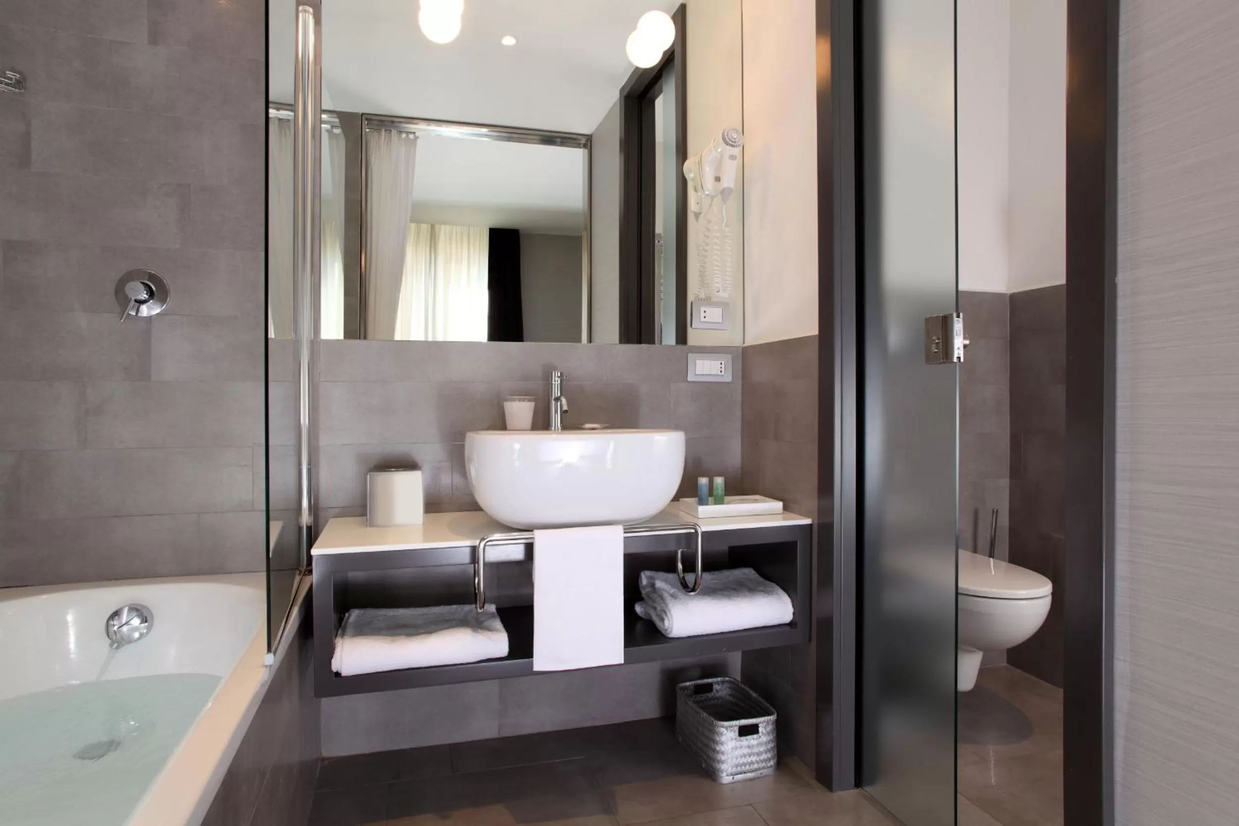 Toilet in Hotel Adriano