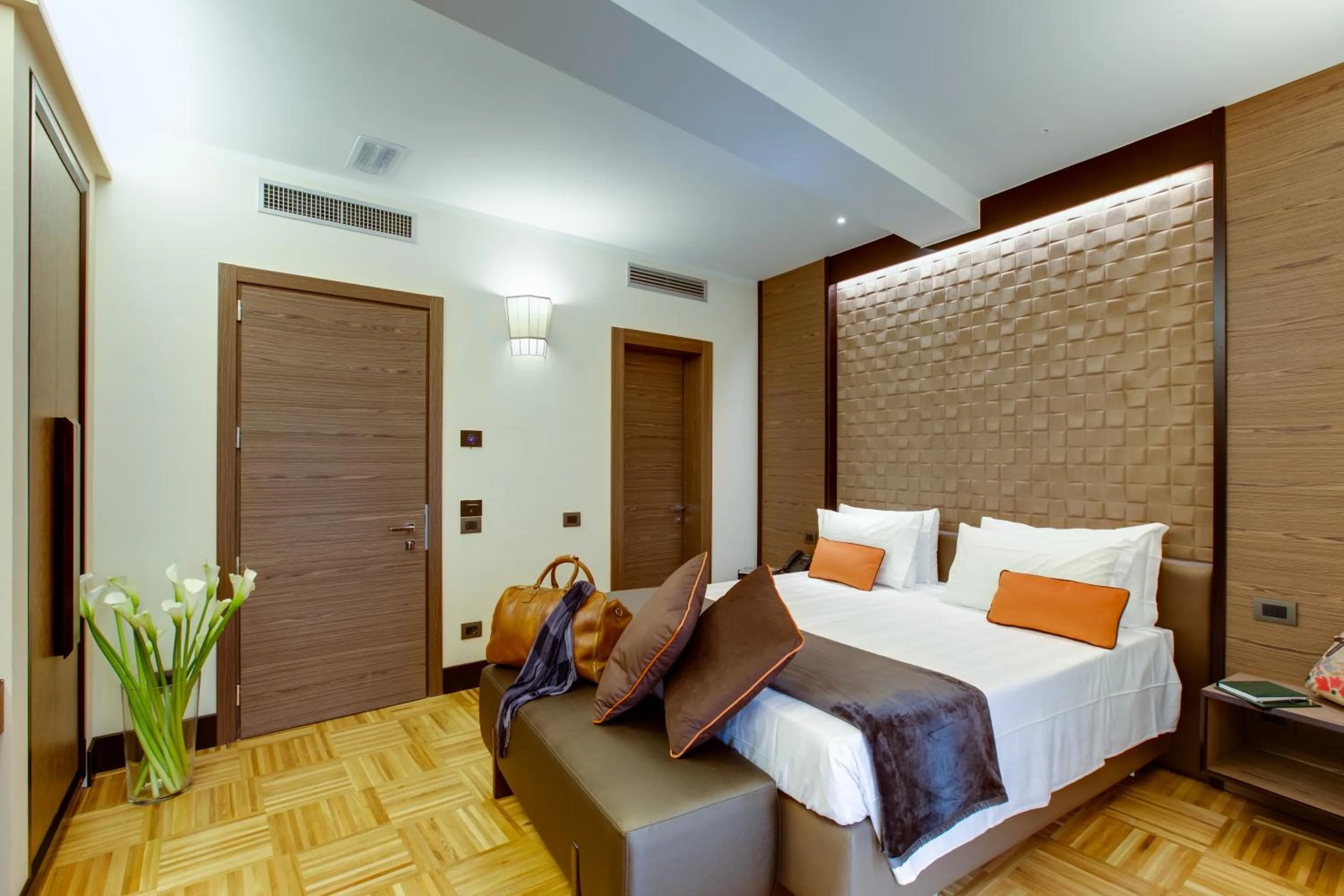 Photo of the whole room, Bed in Solo Experience Hotel