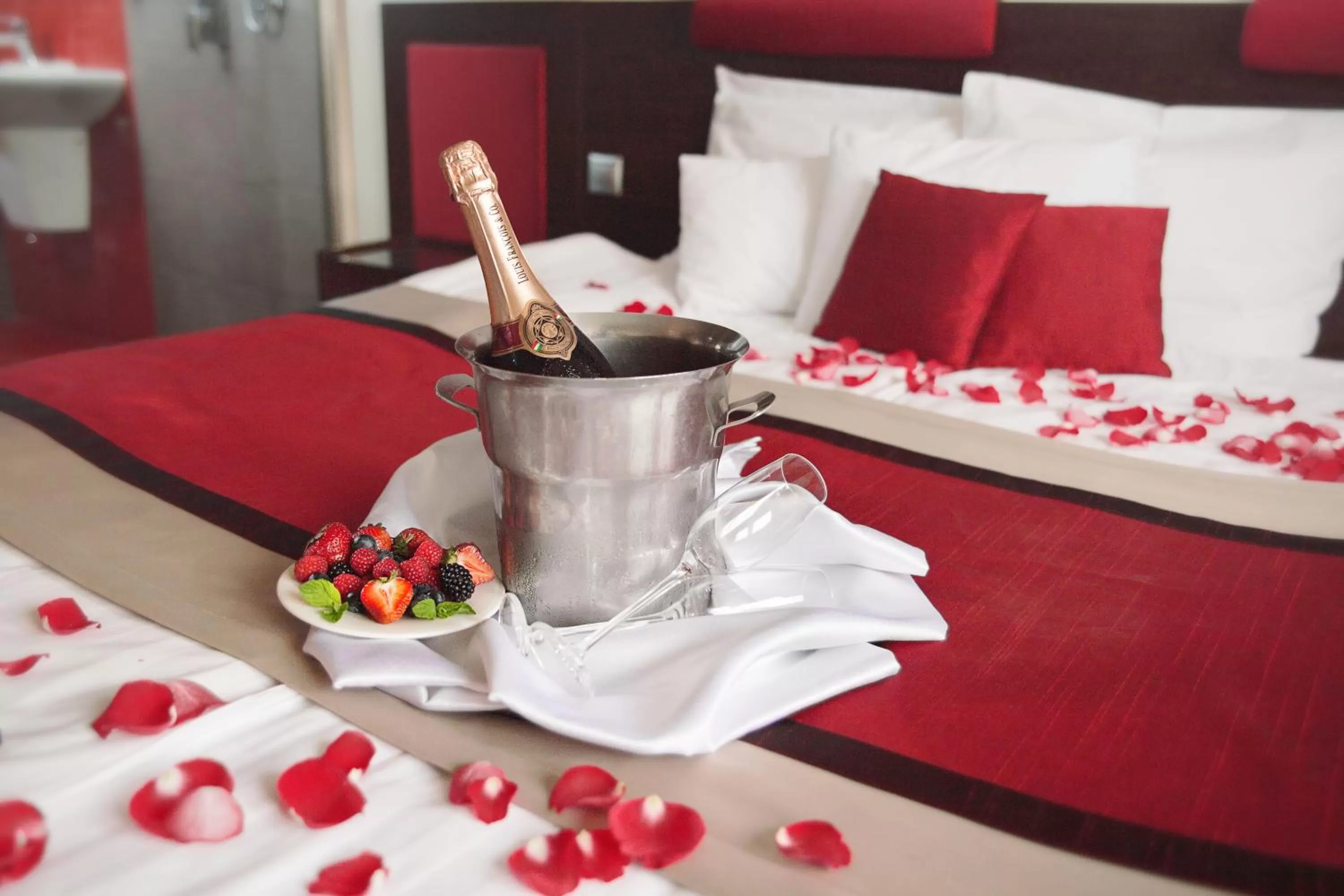 Decorative detail, Bed in Rubin Wellness & Conference Hotel