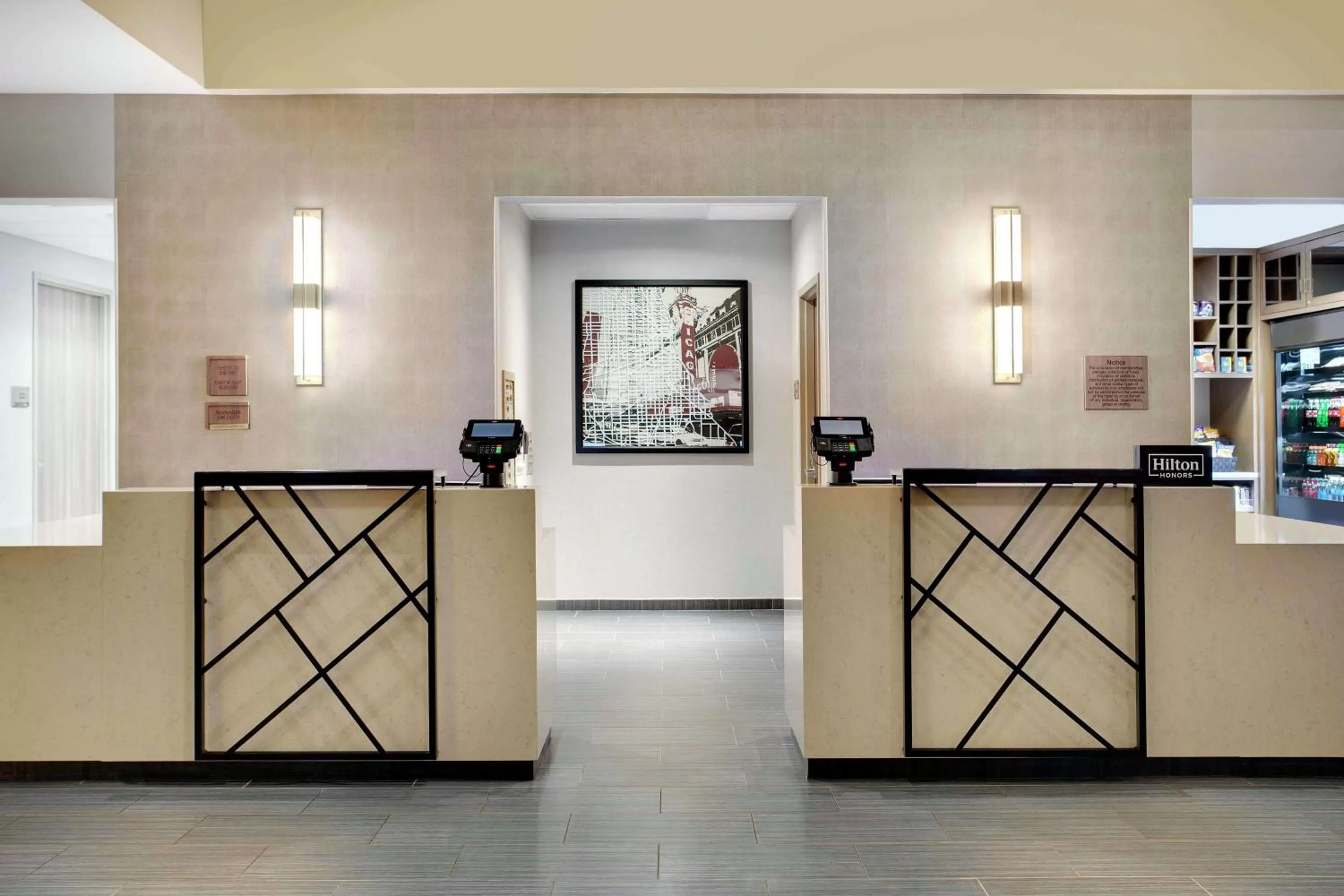 Lobby or reception in DoubleTree by Hilton Chicago Midway Airport, IL
