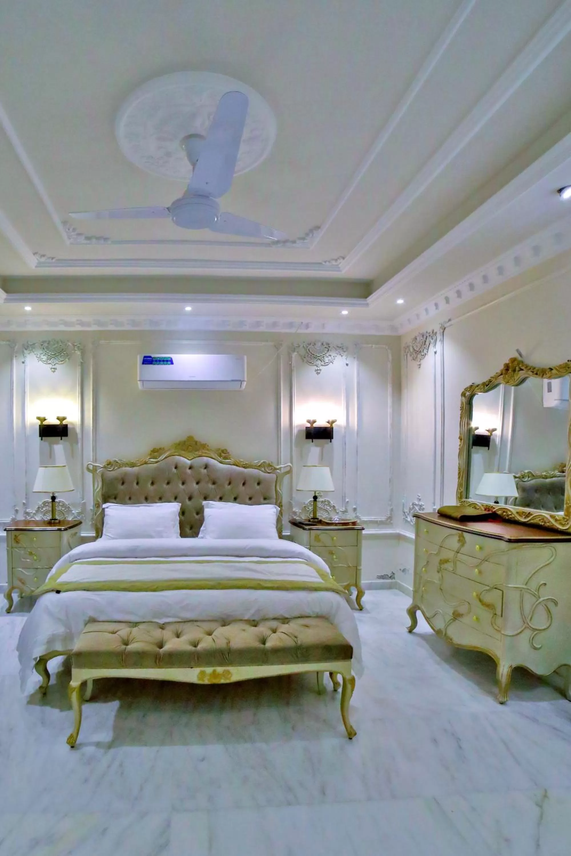 Bed in Arish Luxury Suites