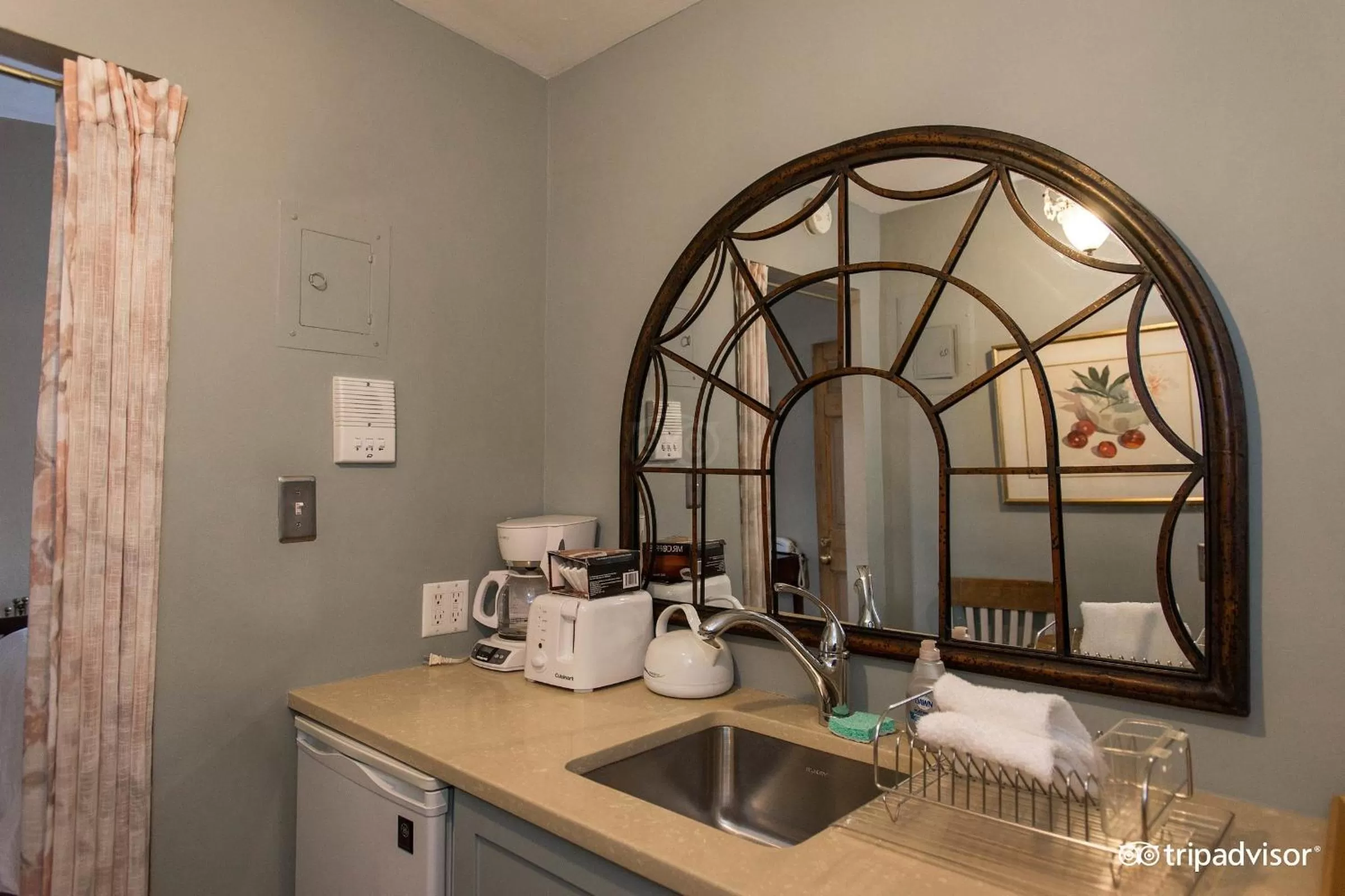 Kitchen or kitchenette in Incentra Village Hotel