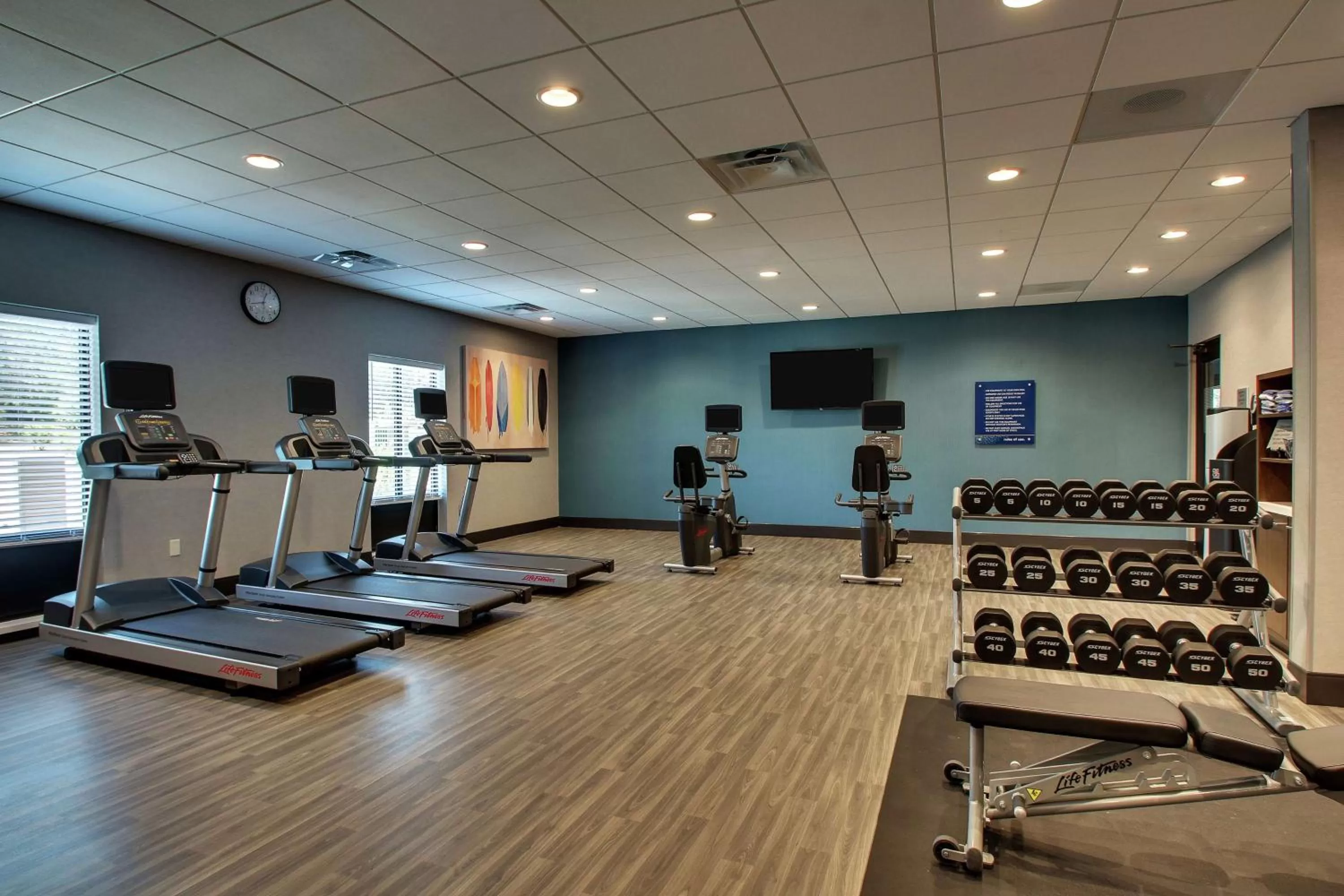 Fitness centre/facilities in Hampton Inn & Suites By Hilton Southport