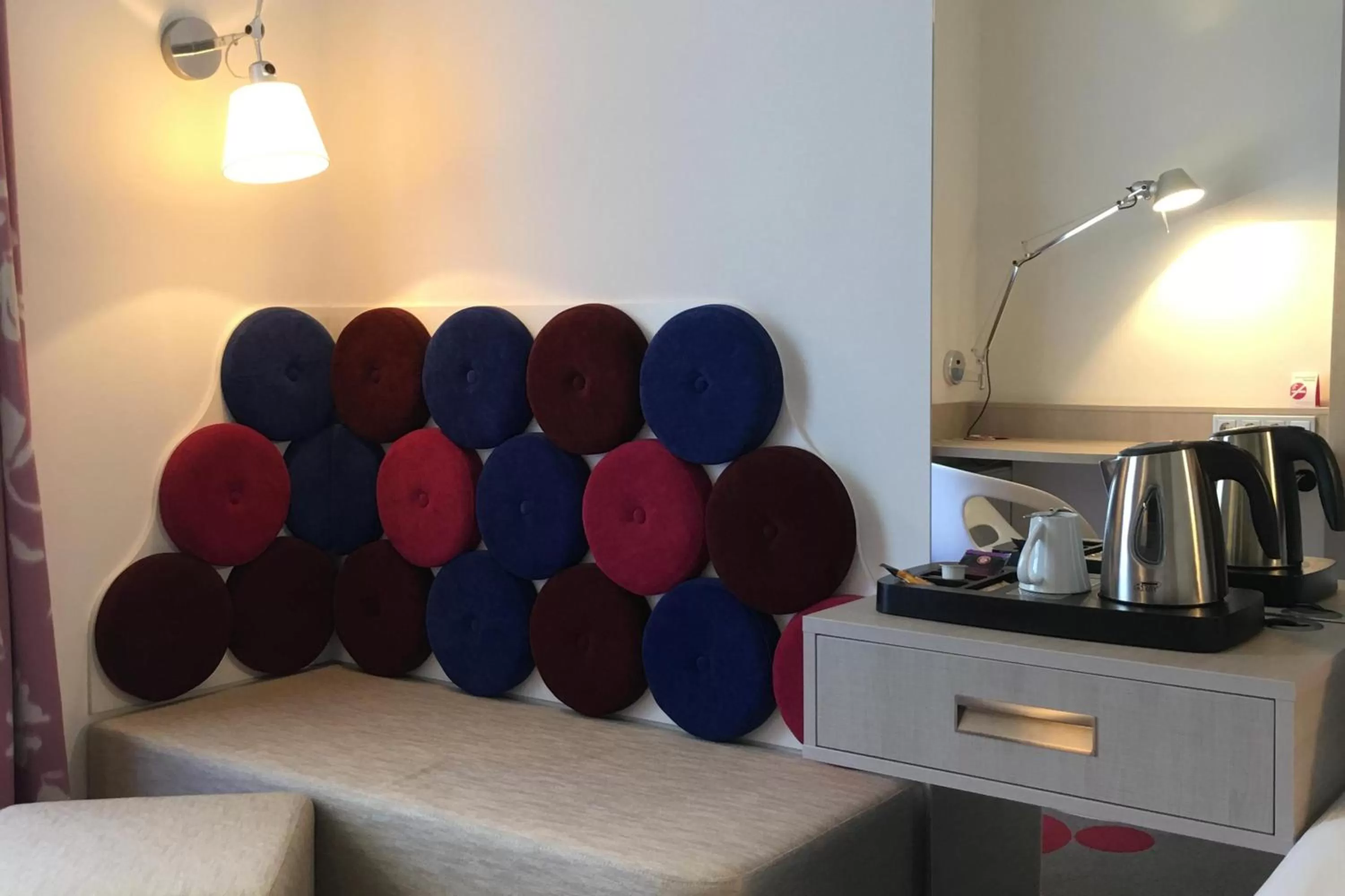 Photo of the whole room in Hotel Smartino