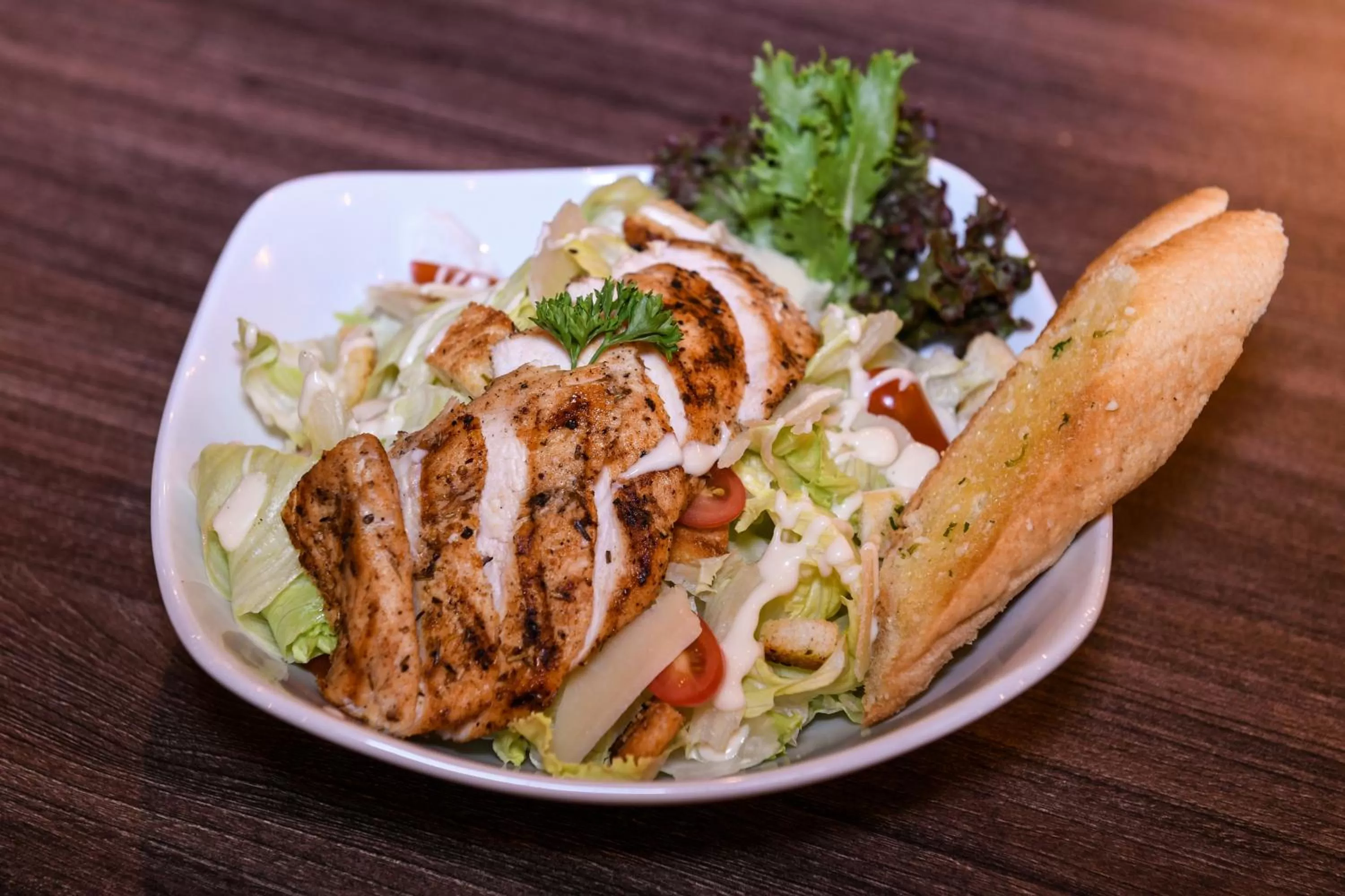 Food and drinks in Juffair Grand Hotel